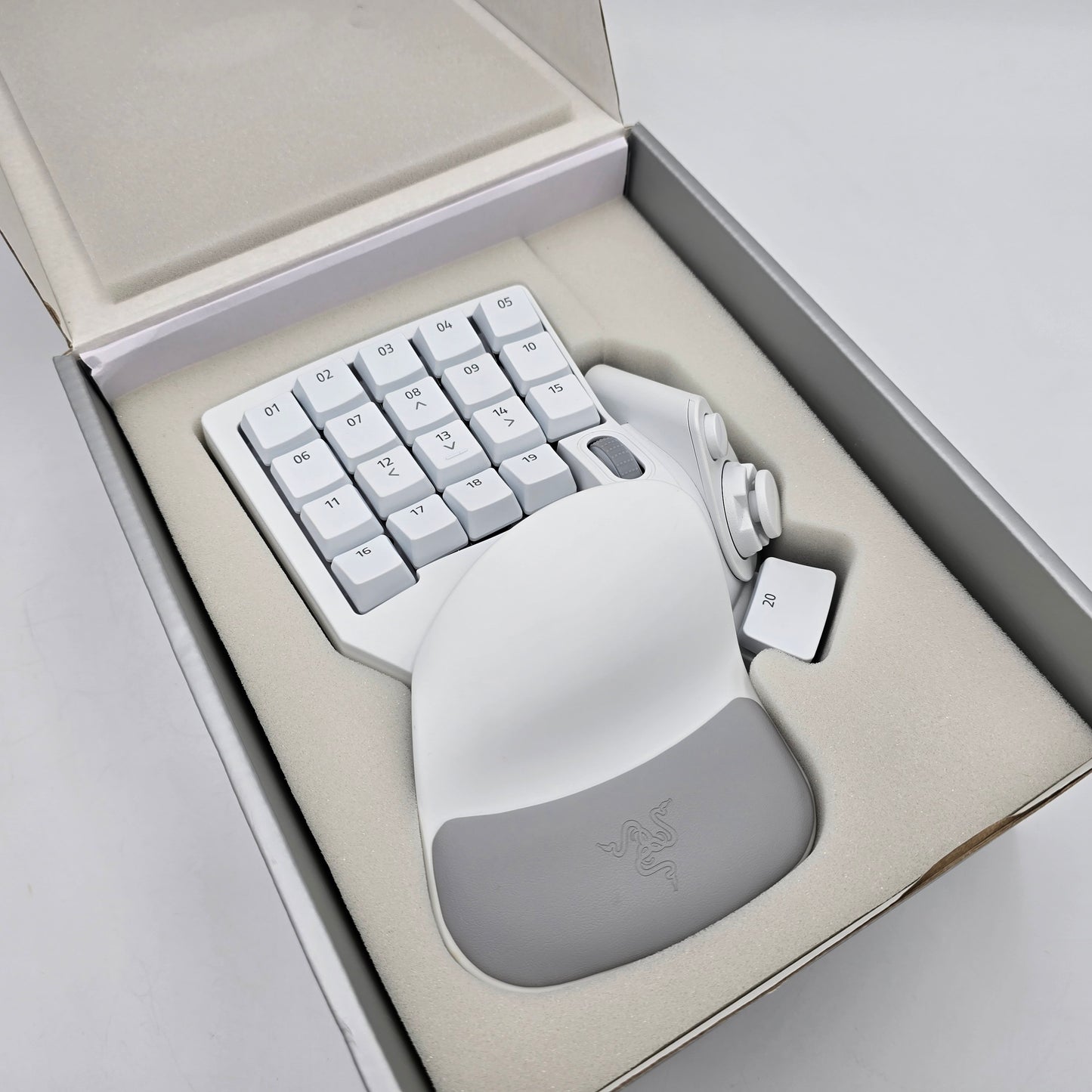 Razer Tartarus Pro Mercury White Analog Optical Gaming Keypad