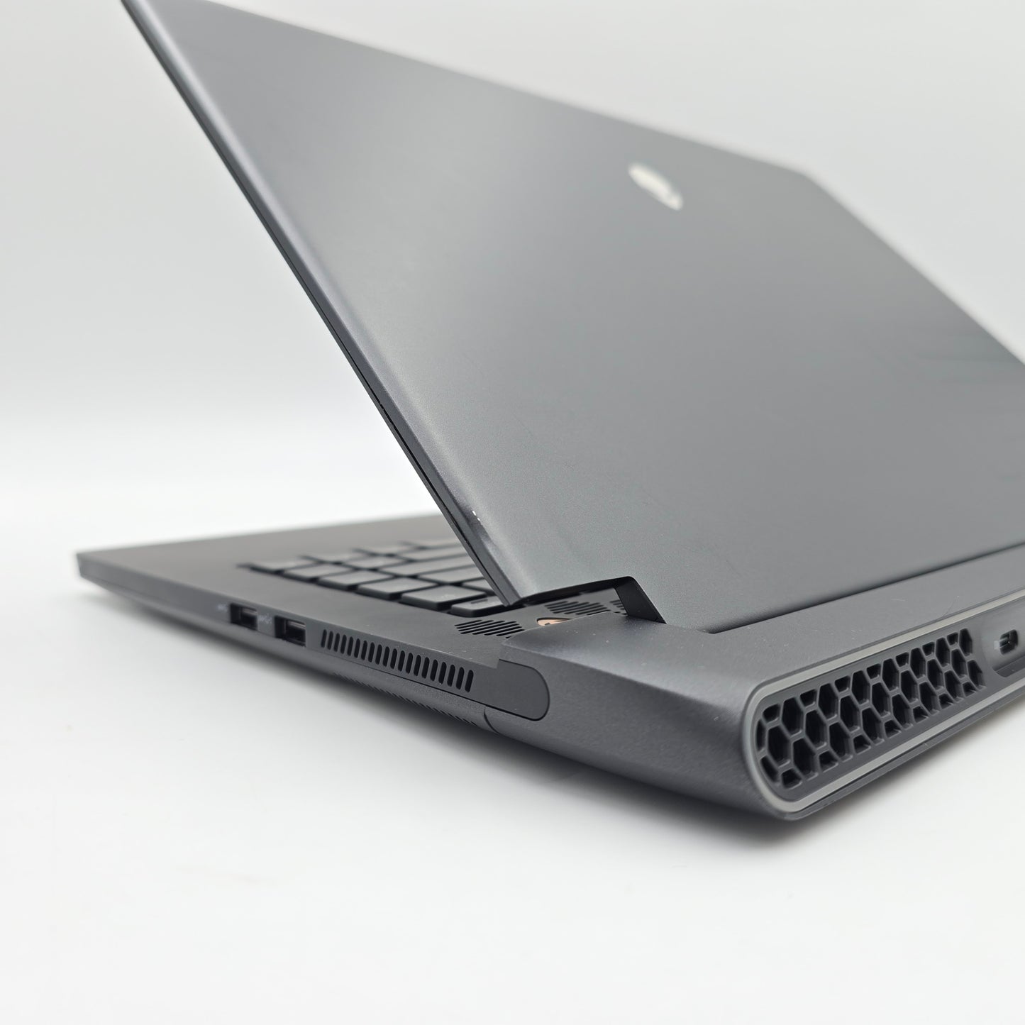 Alienware M15 Gaming Laptop, RTX 3070, Ryzen 7 5800H, 16GB RAM