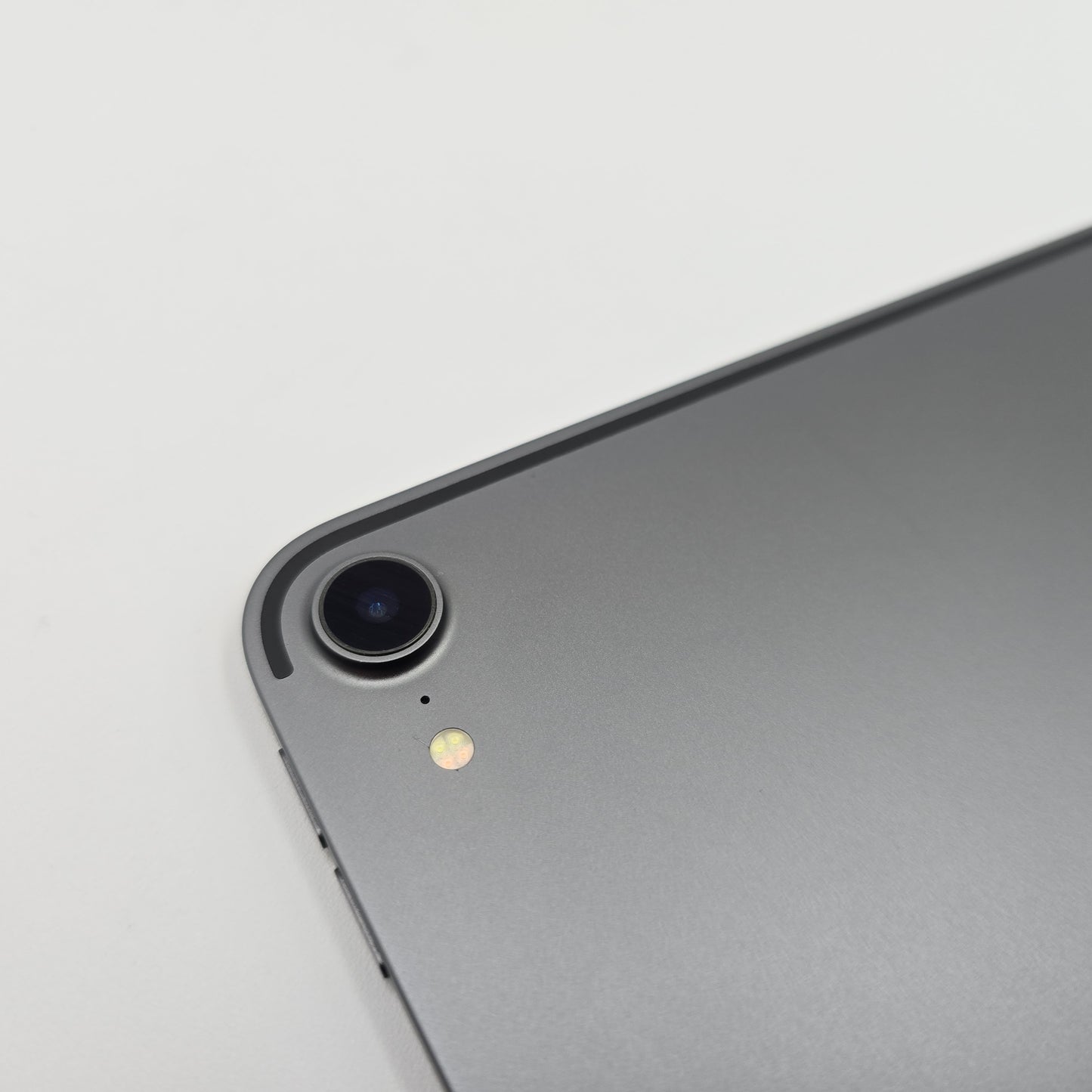 Apple iPad Pro 3rd Gen 12.9", 64GB, WiFi, Space Gray