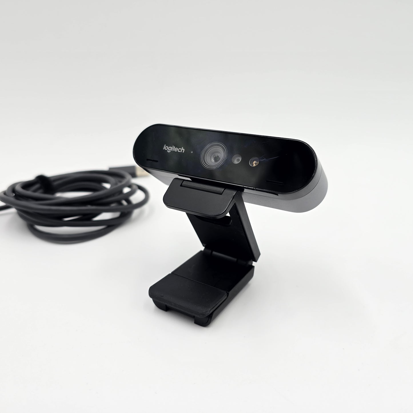 Logitech Brio 4K Webcam, Noise Cancelling Mic, Auto Light Correction
