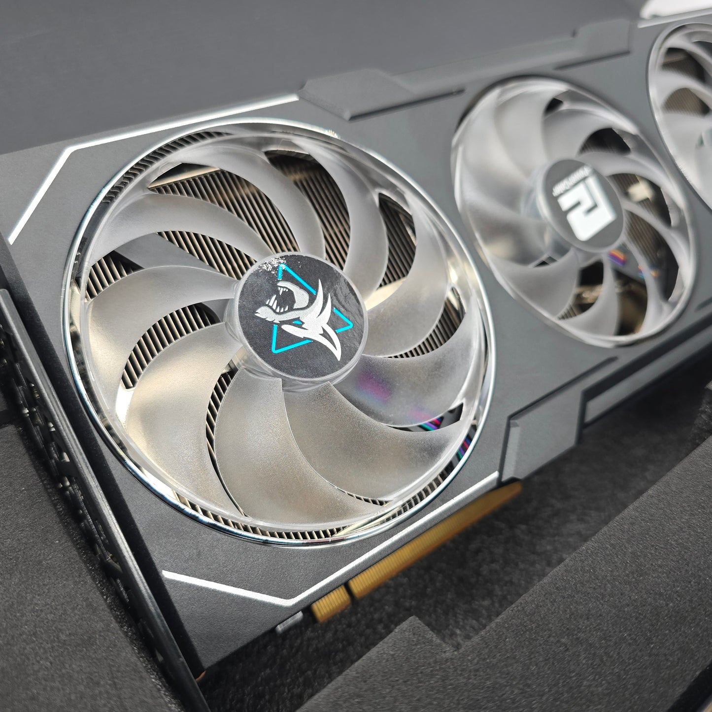 RX 7900XTX PowerColor Hellhound 24GB, AMD RADEON Gaming Graphics Card GPU