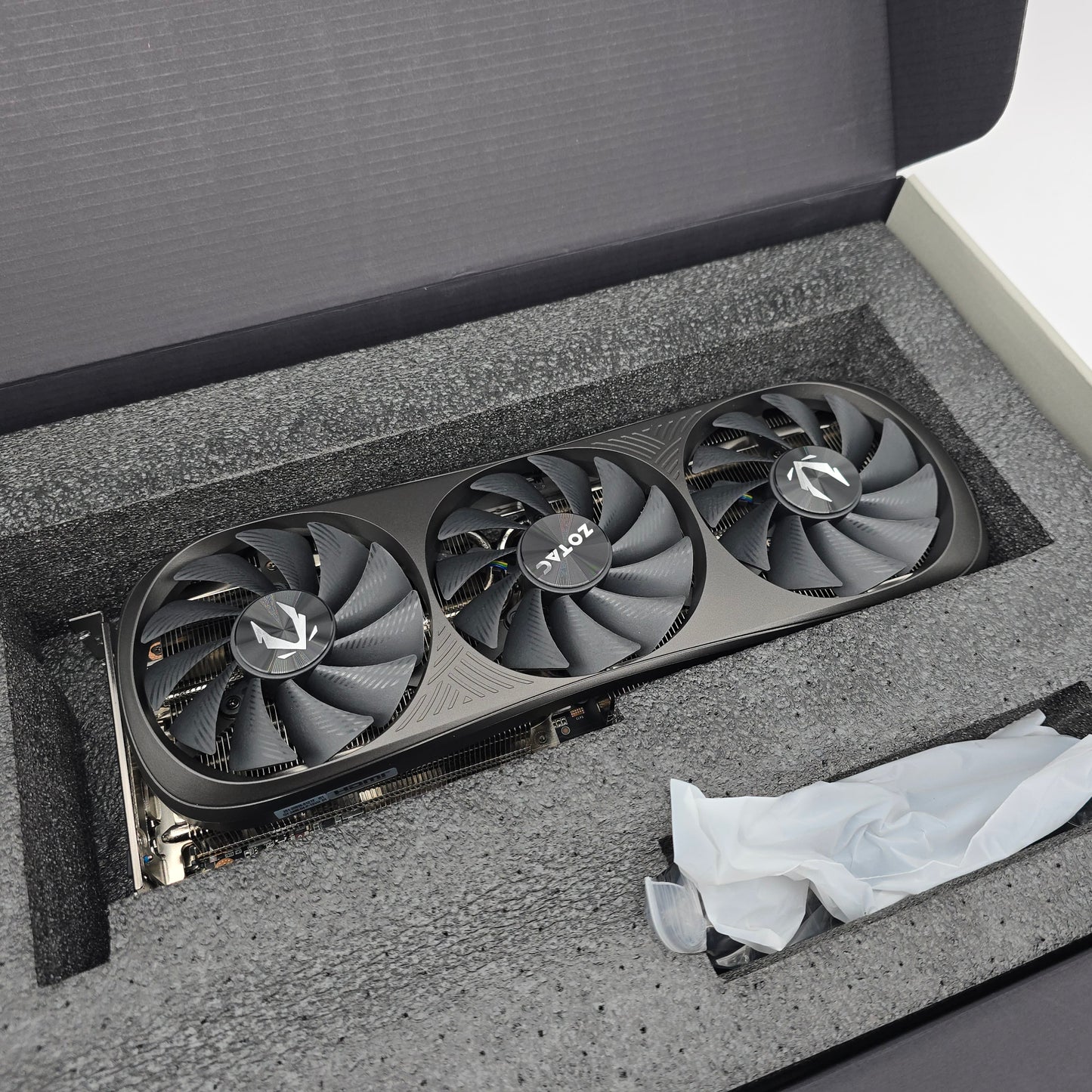 RTX 4070Ti Super Zotac Trinity Black Edition 16GB, NVIDIA Gaming Graphics Card GPU