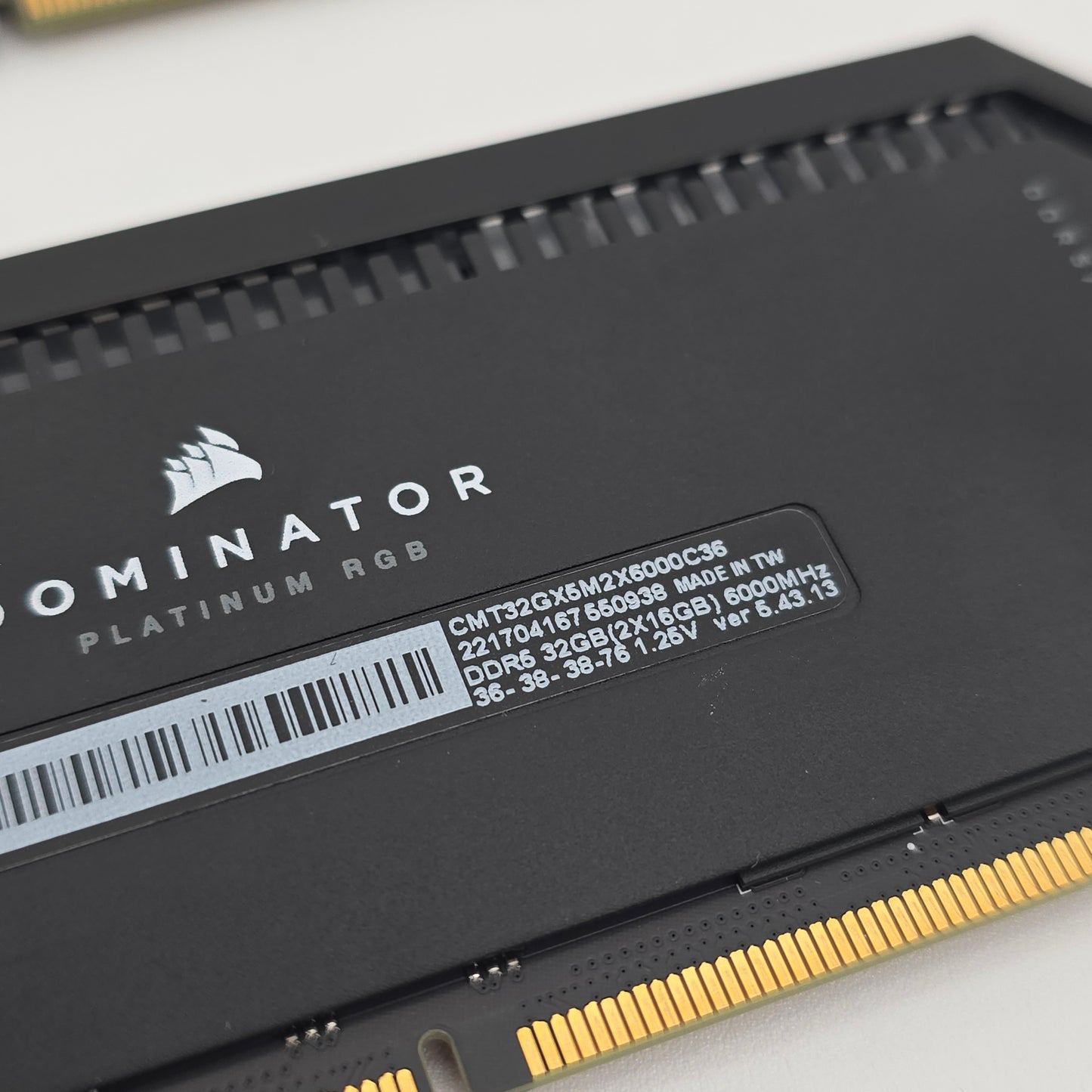 32GB DDR5 Corsair Dominator Platinum RGB RAM, 2x16GB Sticks, 6000MHz, CL36-38-38-76