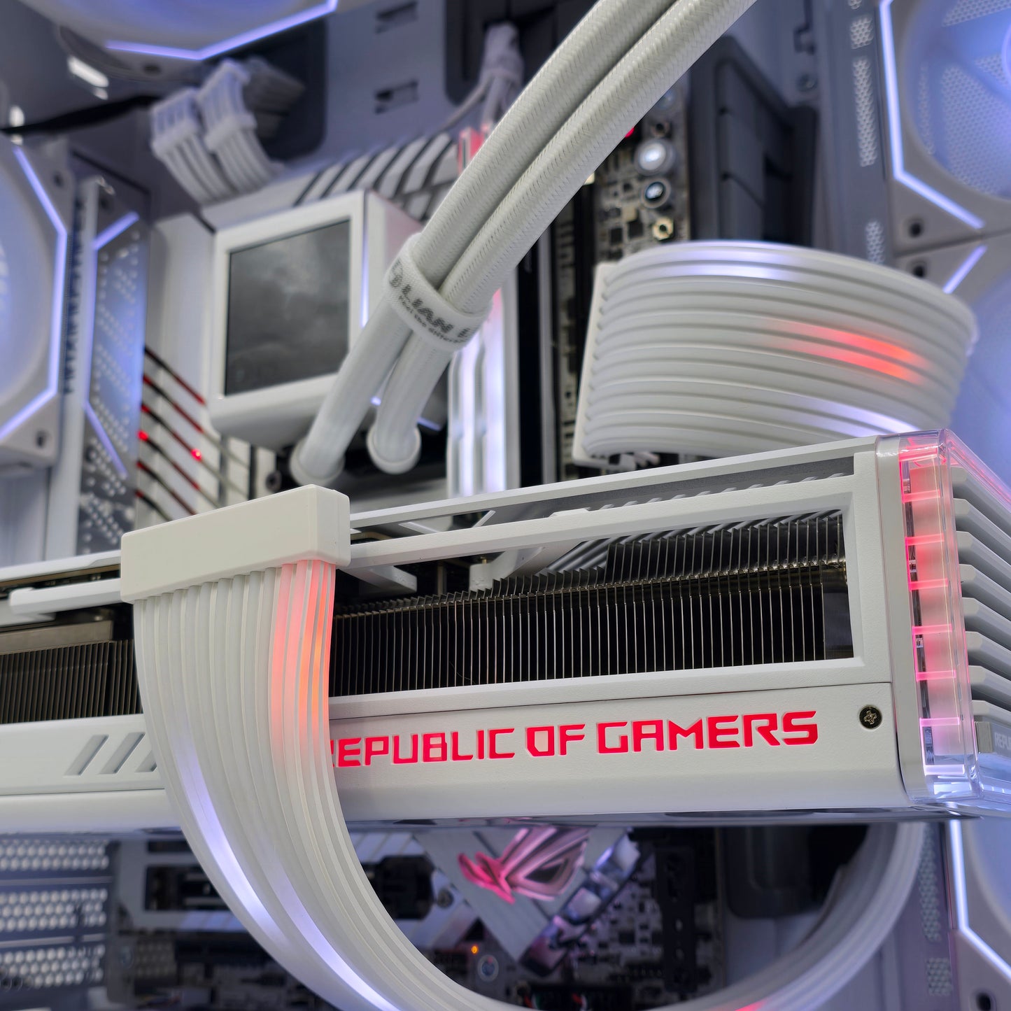 RTX 4090 STRIX, Intel i9-14900KS, 48GB 8200MHz DDR5, MAXIMUS APEX Z790 Custom White Gaming PC