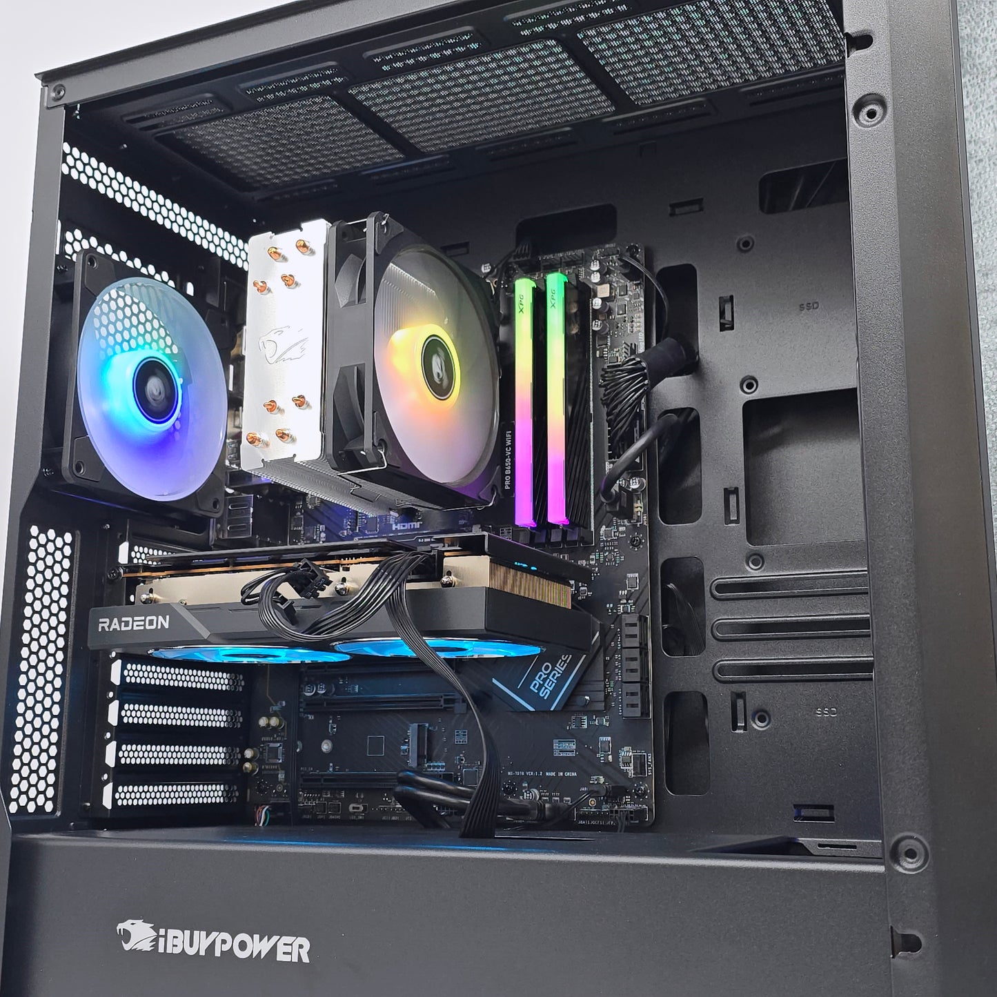 RX 7600, Ryzen 7 7700, 32GB DDR5, 2TB NVMe, Custom Gaming PC