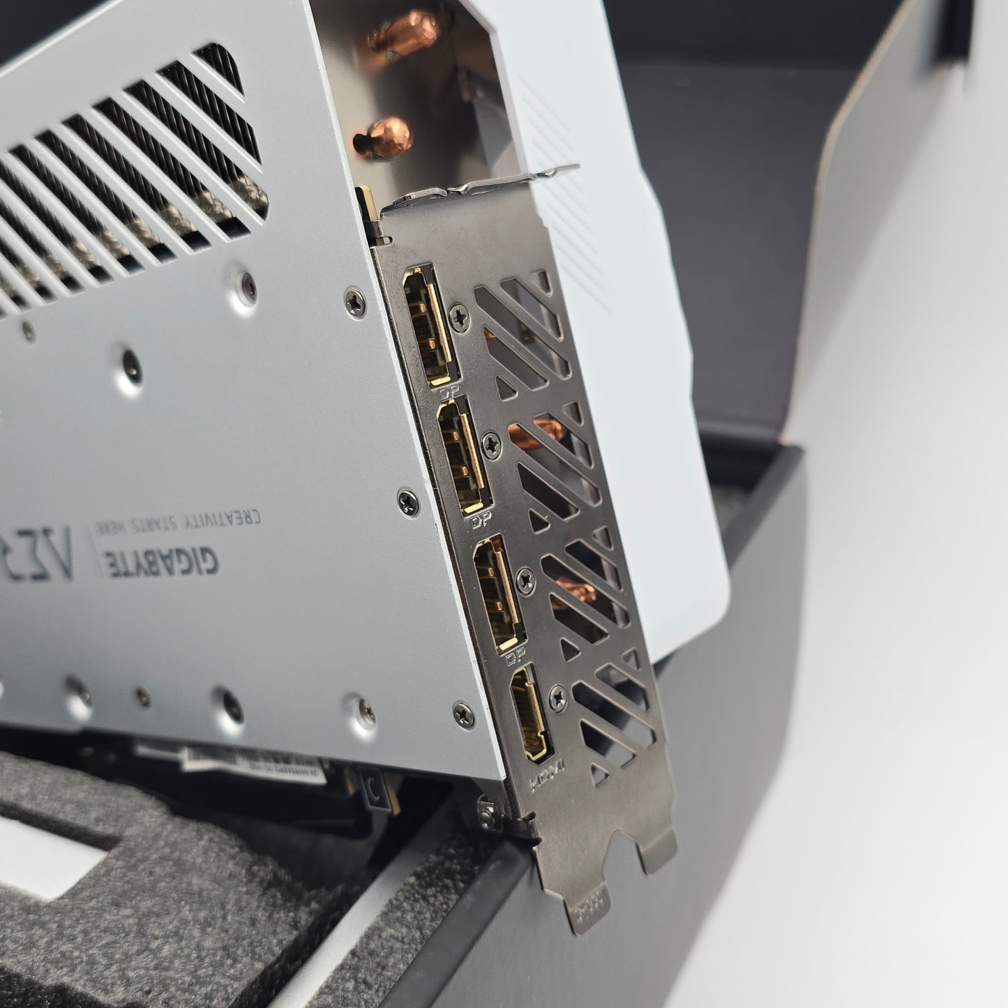 RTX 4080 Super Gigabyte Aero OC White 16GB, NVIDIA Gaming Graphics Card GPU