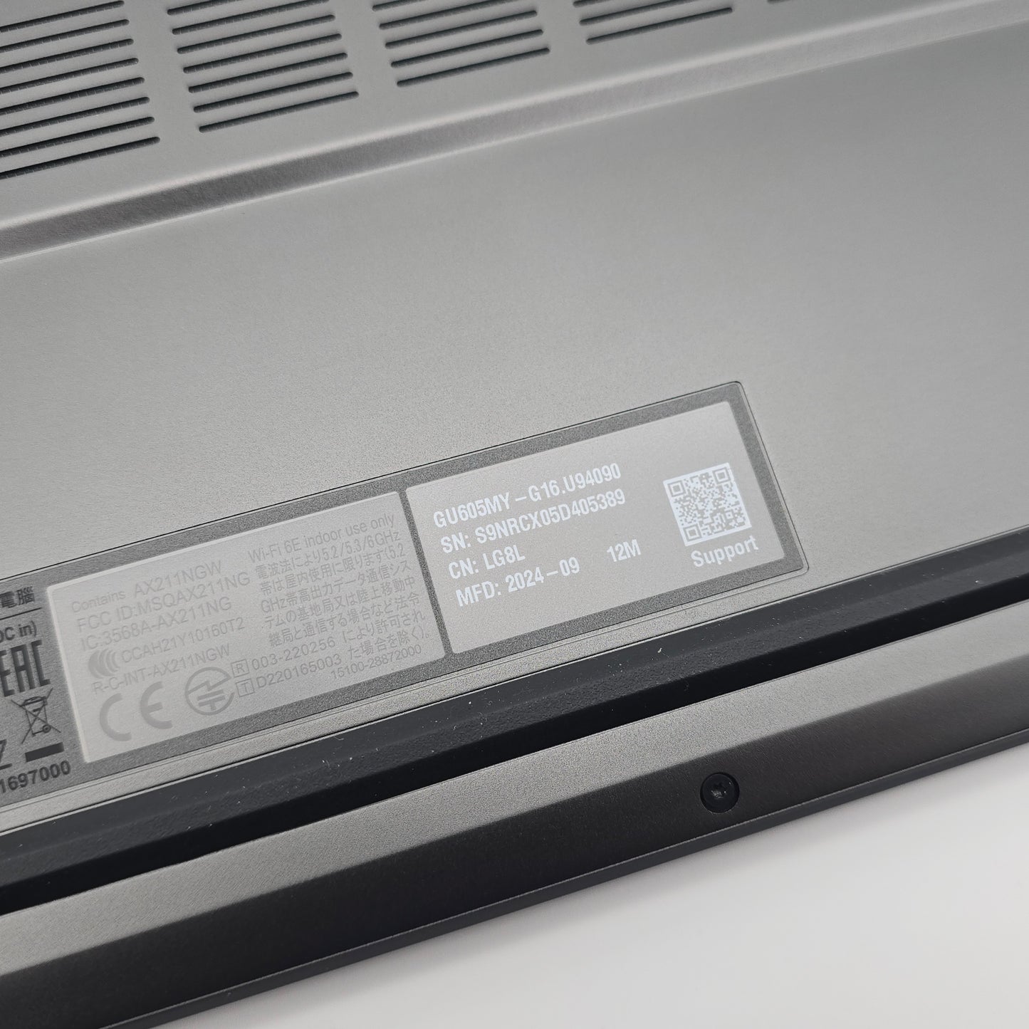 ASUS ROG Zephyrus G16 OLED, NVIDIA RTX 4090, Ultra 9 185H, 32GB RAM, 2TB NVMe, QHD+ 240Hz OLED