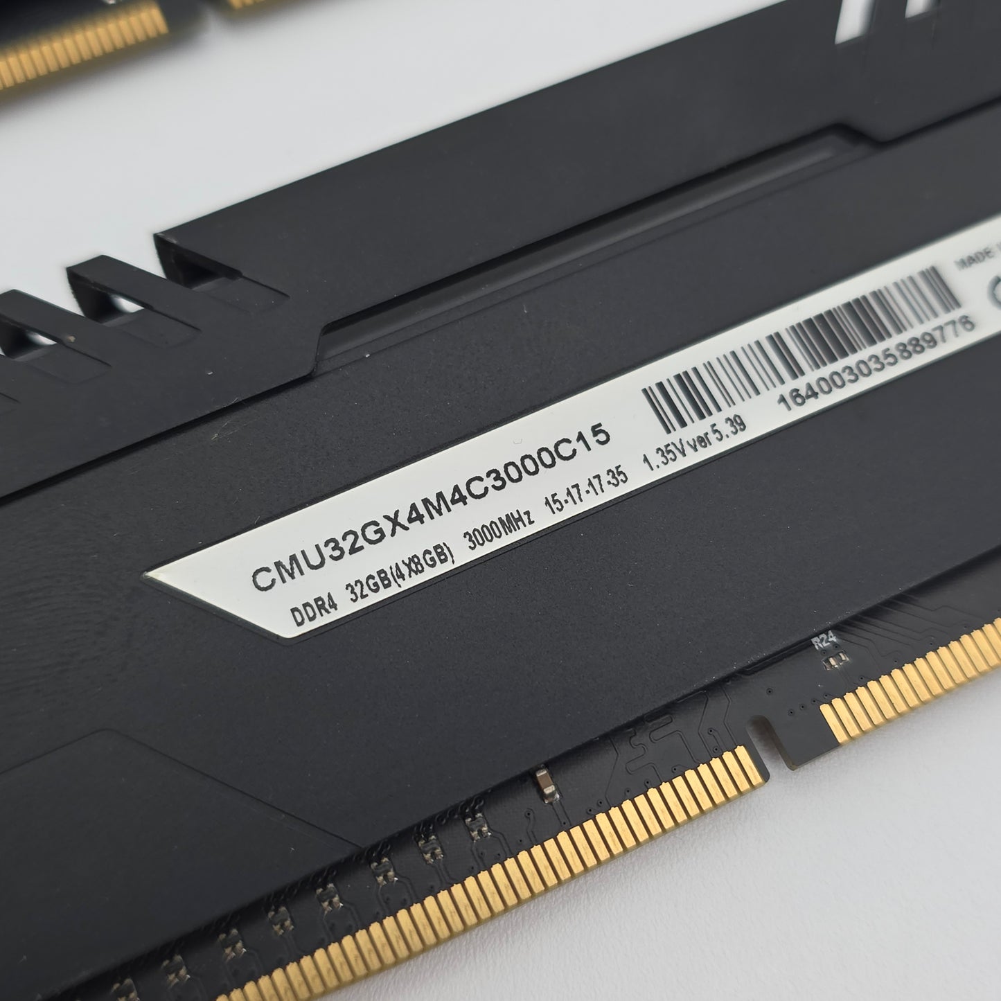 32GB Corsair Vengeance DDR4 RAM, 3000MHz, CL15-17-17-35 4x8GB Sticks Memory
