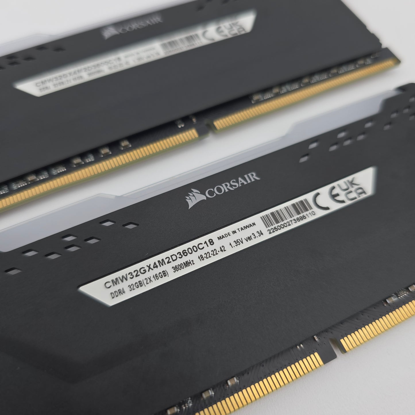 32GB DDR4 RAM 3600MHz Corsair Vengeance RGB Pro, 3600MHz, 2x16GB, CL18-22-22-42