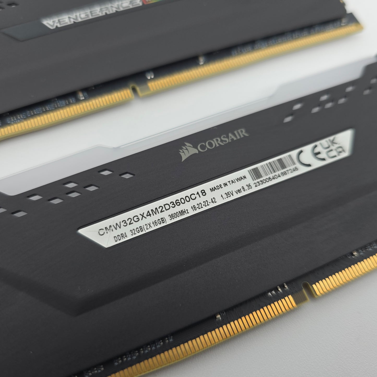 32GB DDR4 Corsair Vengeance RGB PRO 3600MHz, 2x16GB Sticks, CL18-22-22-42