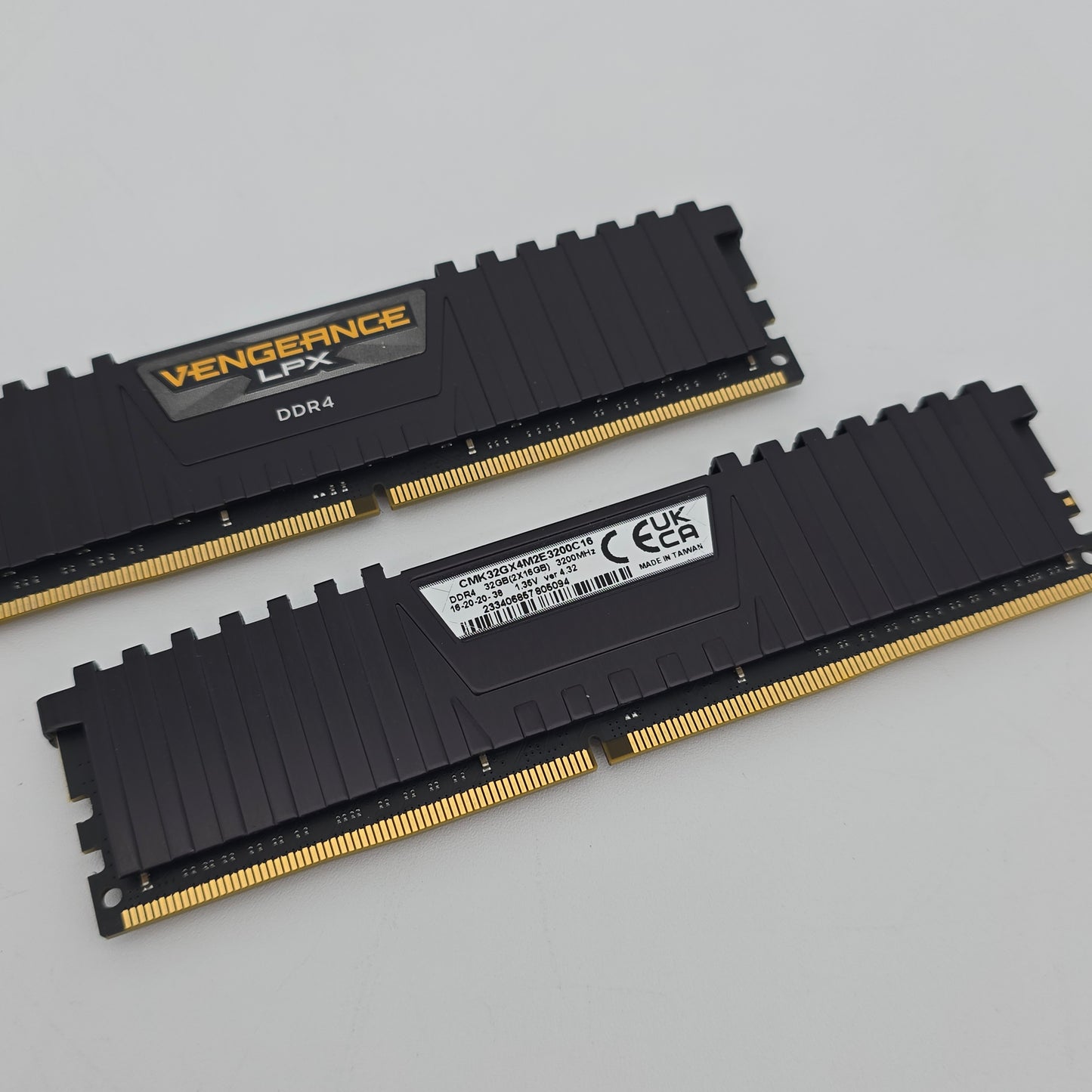32GB DDR4 Corsair Vengeance LPX 3200MHz RAM, CL16-20-20-36, 2x16GB Sticks