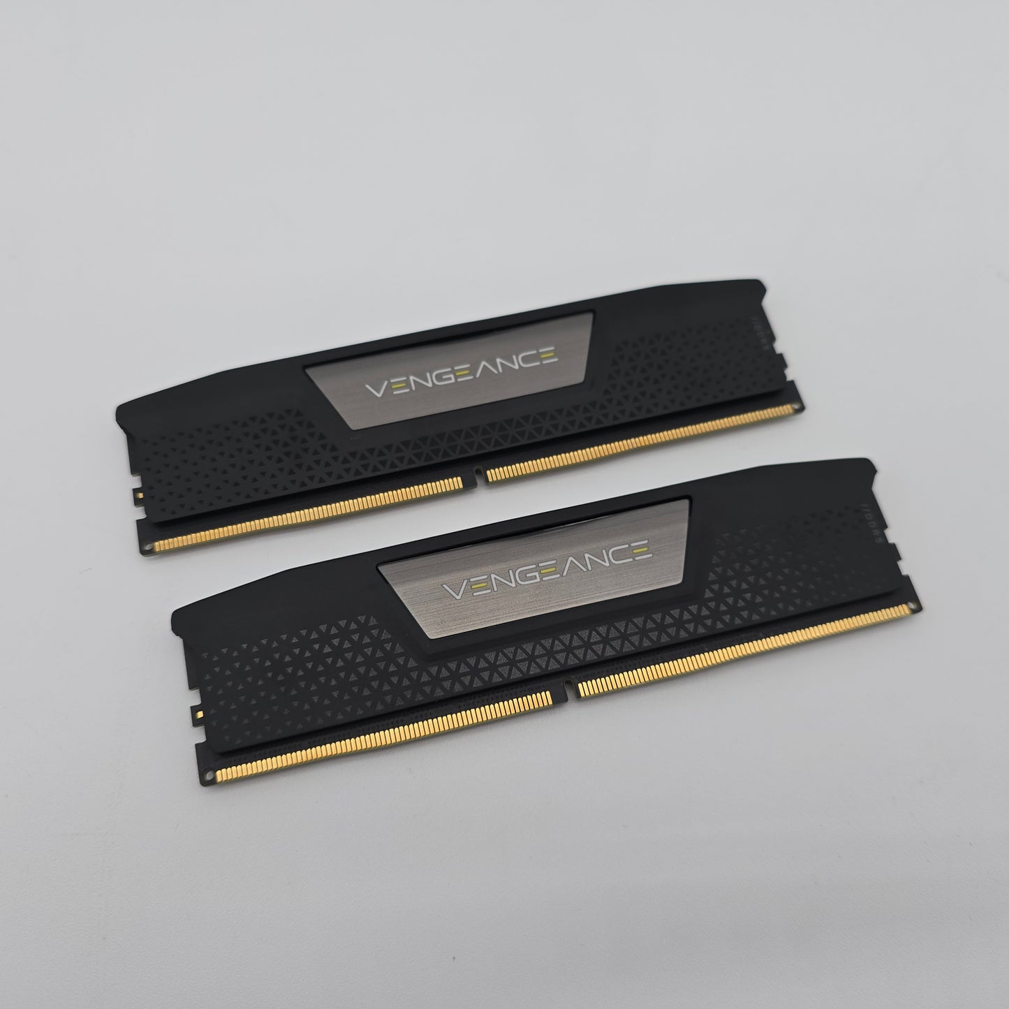 32GB Corsair Vengeance DDR5, 6400MHz, 2x16GB, CL32-40-40-82