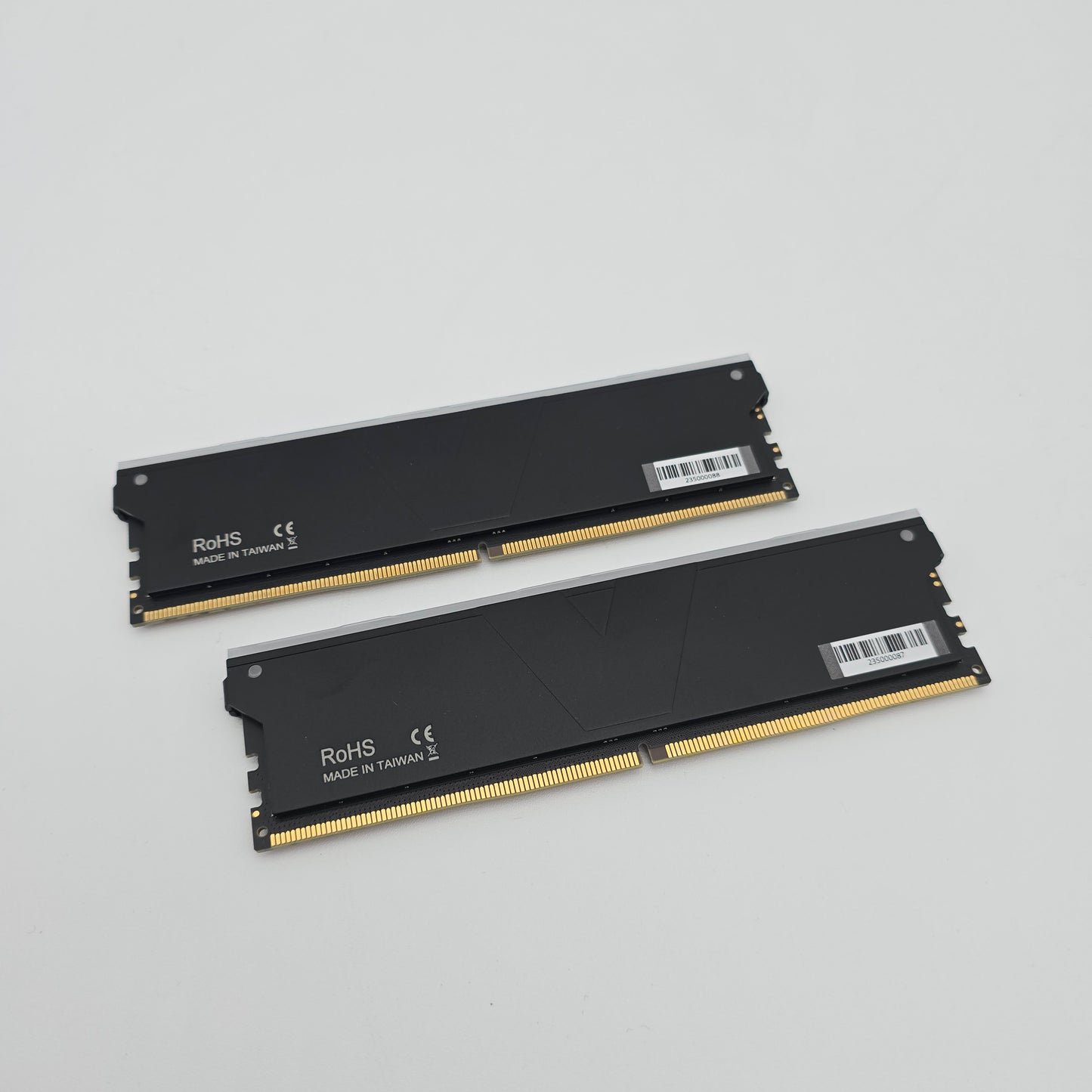 32GB DDR5 RAM V-Color XSky ROG CERTIFIED, RGB, 2x16GB, 6400MHz