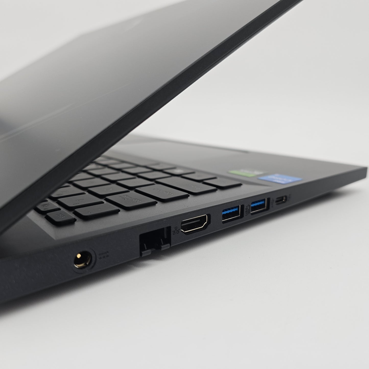 Acer Nitro V15, RTX 4050, Intel i5-13420H, 16GB DDR5, 144Hz Gaming Laptop