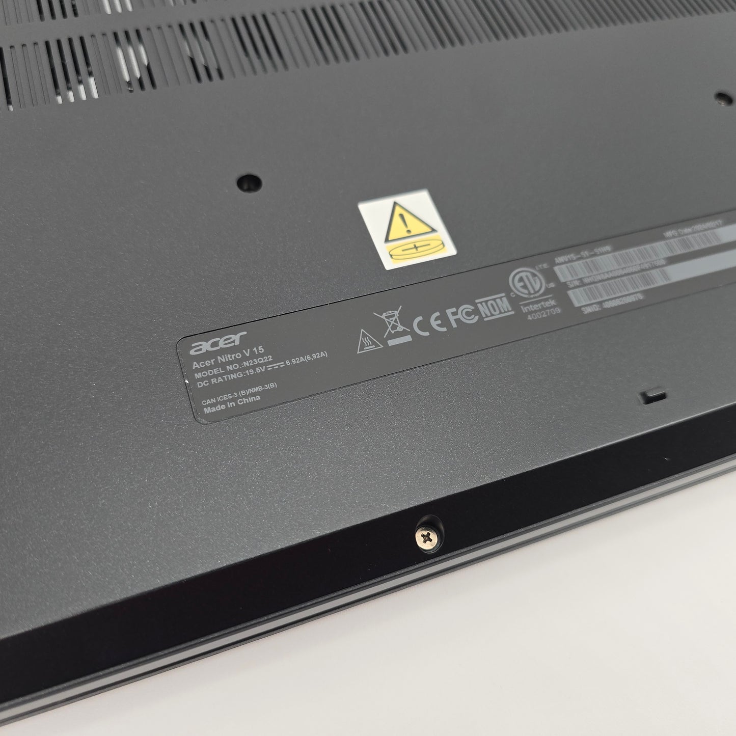 Acer Nitro V15, RTX 4050, Intel i5-13420H, 16GB DDR5, 144Hz Gaming Laptop