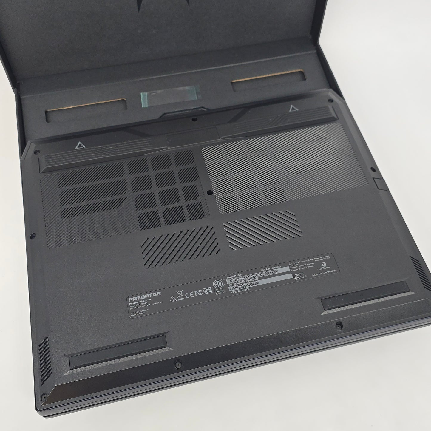 Acer Predator Helios 16, RTX 4080, Intel i9-13900HX, 32GB DDR5, 3TB NVMe, 16" QHD+ 240Hz