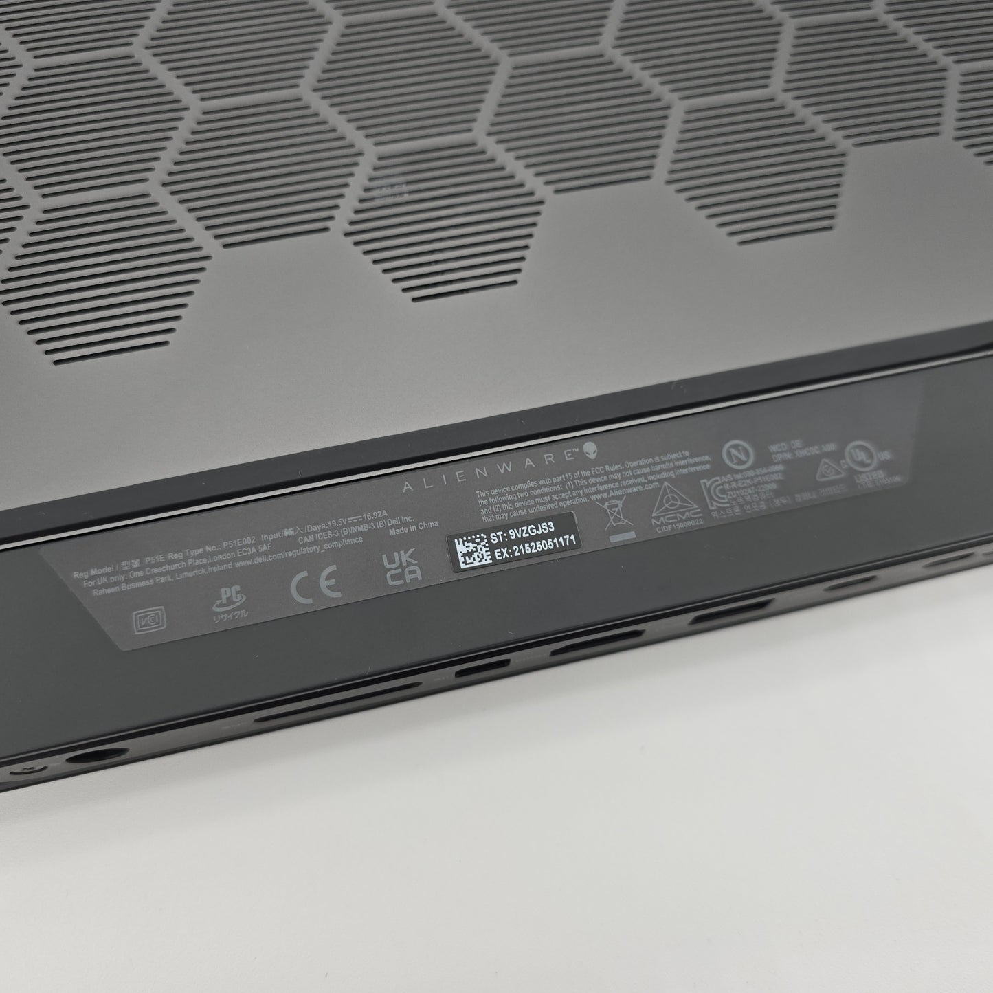 Alienware M18 R1 AMD Edition, RTX 4070, 64GB DDR5, Ryzen 9 7845HX, 3TB, 480Hz Gaming Laptop