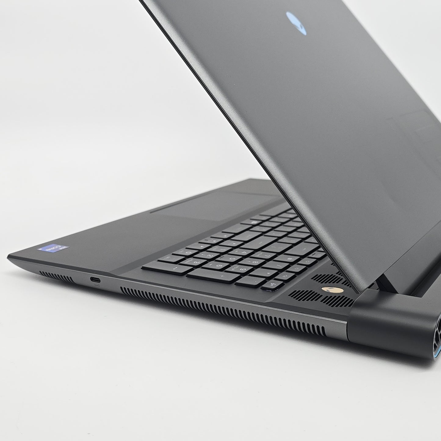 Alienware M18, RTX 4090, Intel i9-13980HX, 64GB DDR5, 4TB NVMe, 18" QHD 240Hz Gaming Laptop