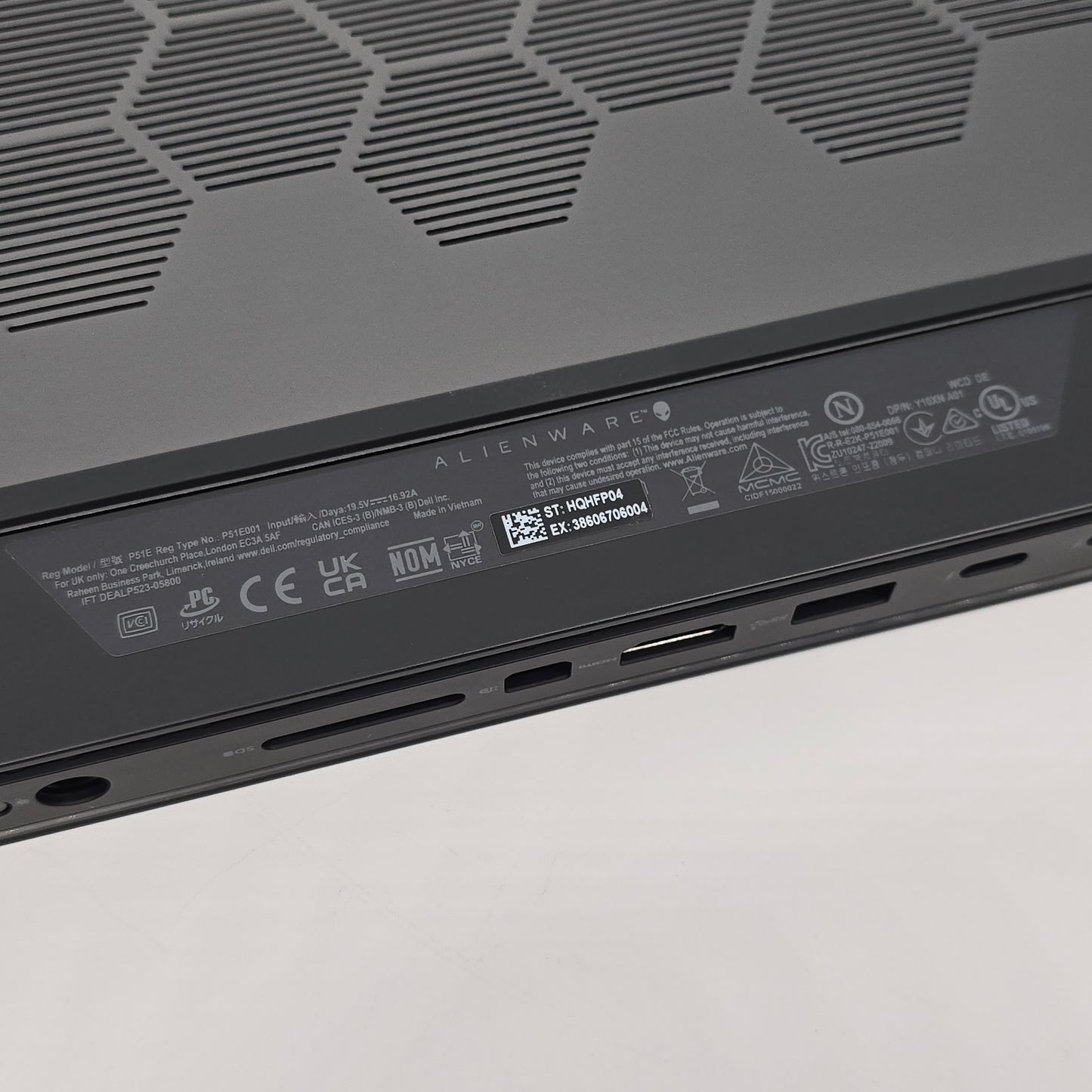 Alienware M18, RTX 4090, Intel i9-13980HX, 64GB DDR5, 4TB NVMe, 18" QHD 240Hz Gaming Laptop