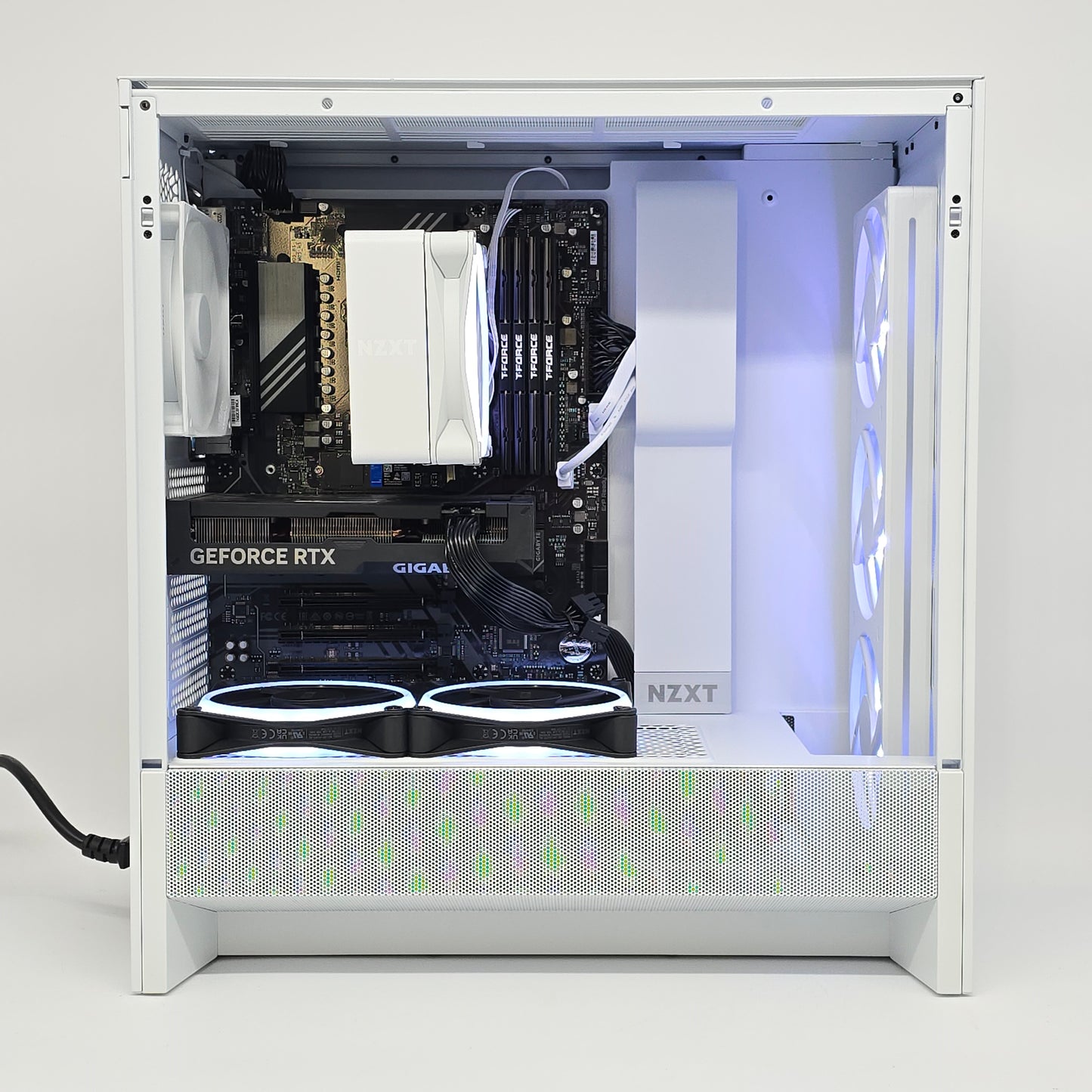 RTX 4060Ti, AMD Ryzen 5 7500F, 32GB DDR5, Custom White NZXT Gaming PC