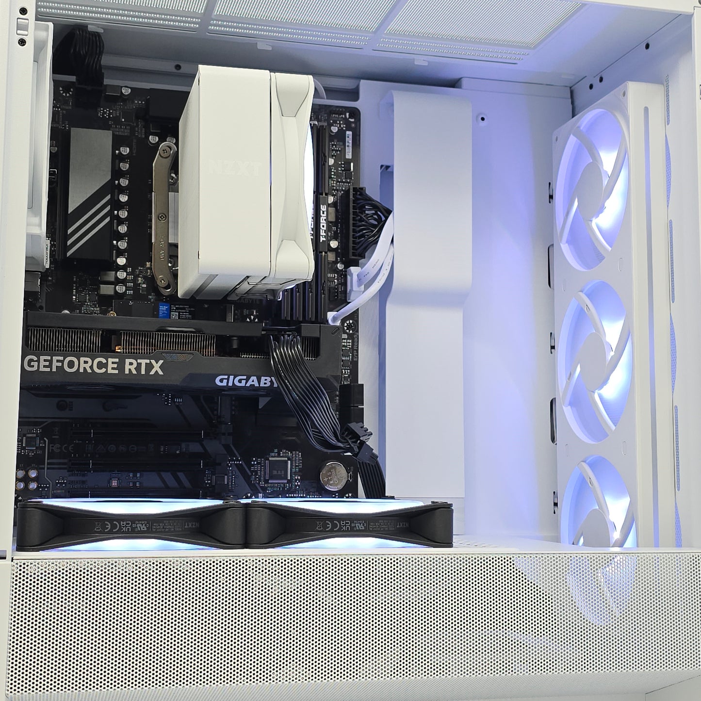 RTX 4060Ti, AMD Ryzen 5 7500F, 32GB DDR5, Custom White NZXT Gaming PC