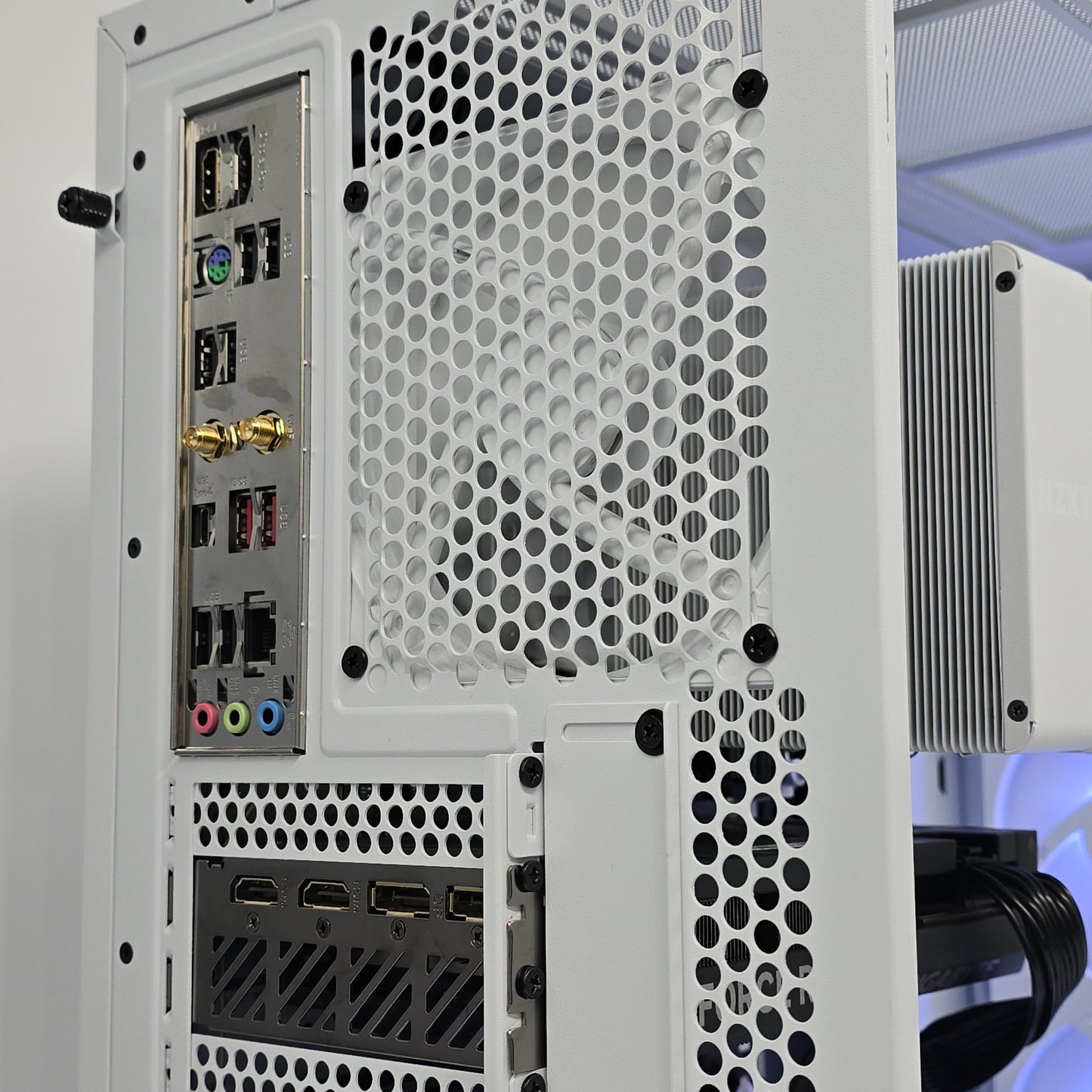 RTX 4060Ti, AMD Ryzen 5 7500F, 32GB DDR5, Custom White NZXT Gaming PC