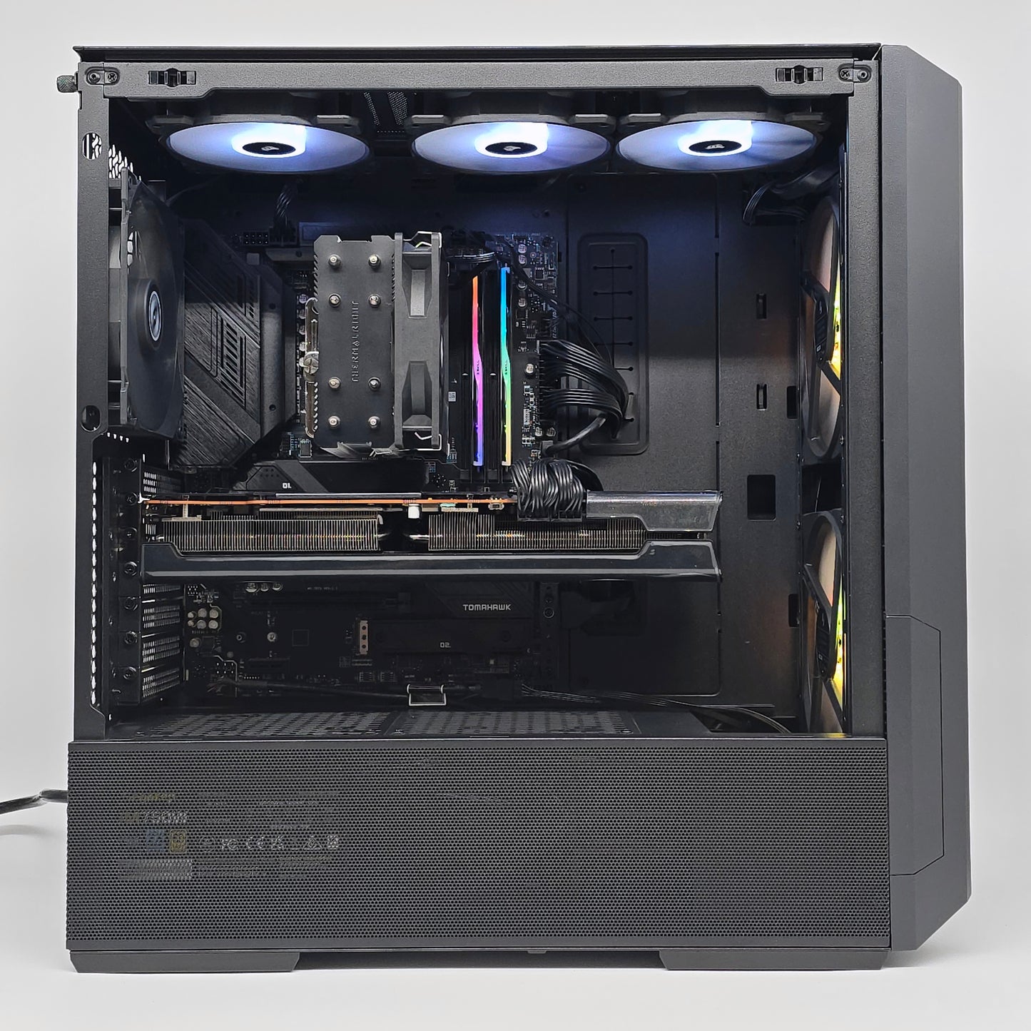 RX 6800 XT, Ryzen 7 7700X, 32GB DDR5, 2TB NVMe, Custom Lian Li RGB Gaming PC
