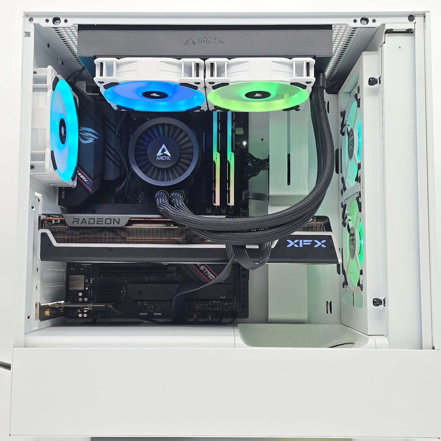 RX 7900 XT, Ryzen 7 5700X, 32GB RAM, 2TB Custom White Liquid Cooled Gaming PC
