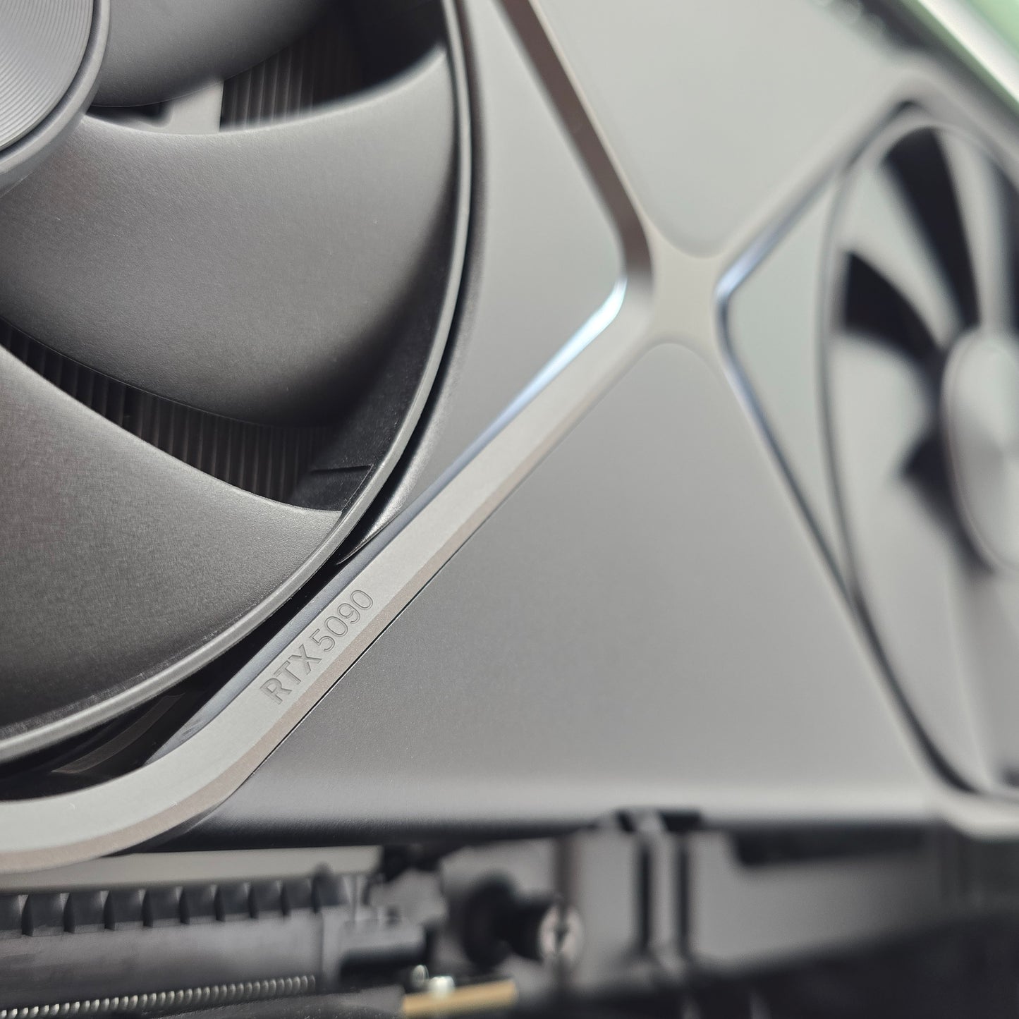 RTX 5090, Ryzen 9800X3D, 64GB DDR5, 4TB NVMe, Custom Fractal Terra Jade Mini-ITX Gaming PC