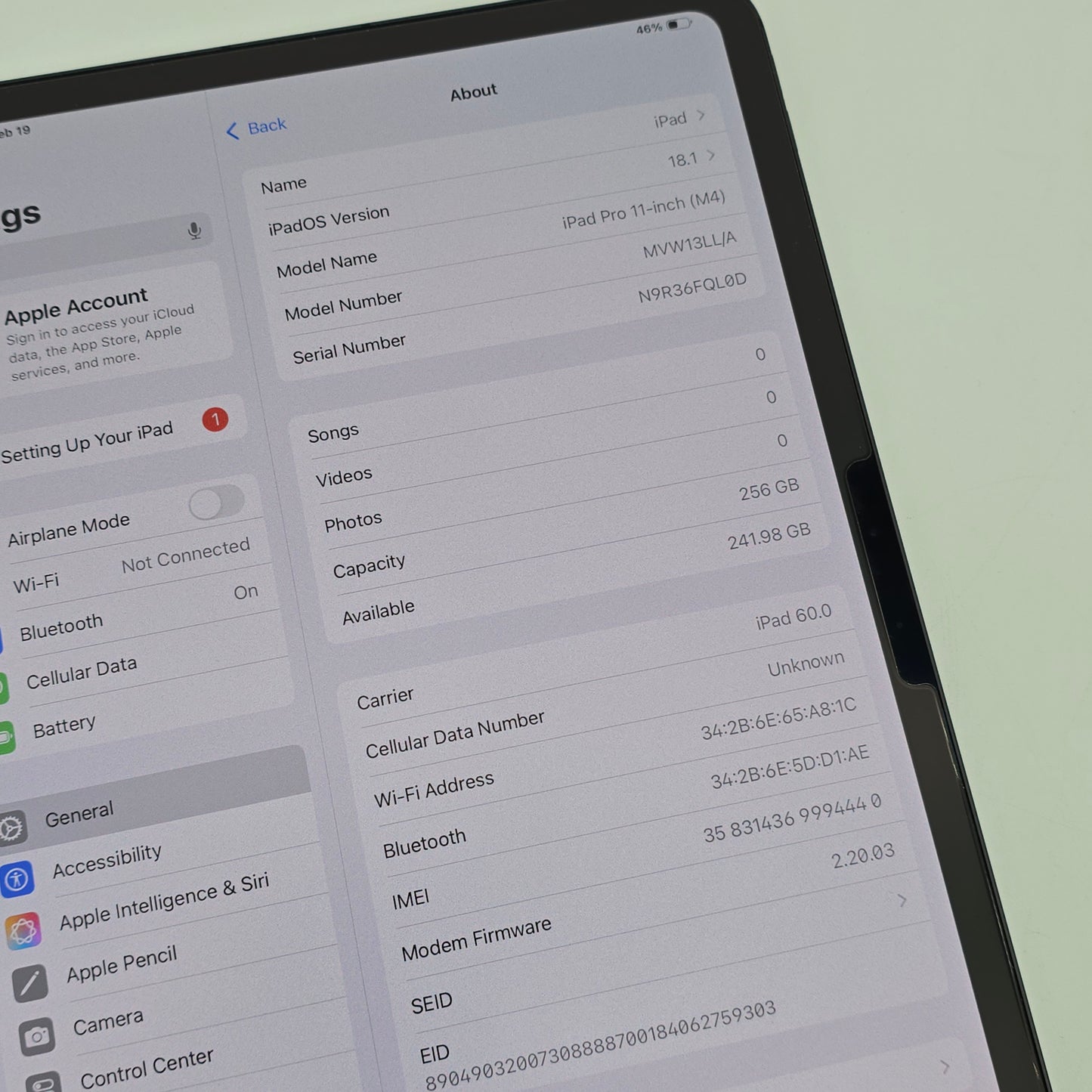 Apple iPad Pro 11-inch M4, WiFi+Cellular Unlocked, 256GB, Space Gray, Like New