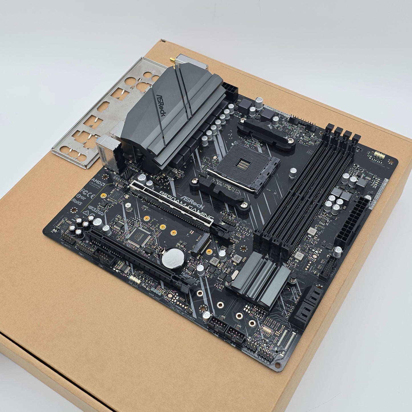 ASRock B550AM WiFi, Socket AM4 AMD Gaming Motherboard