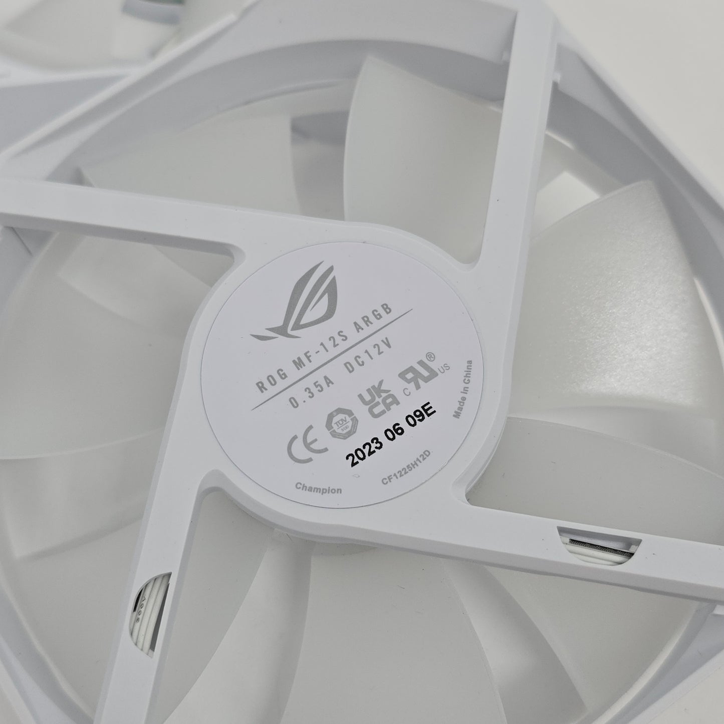 ASUS ROG MF-12S 120mm ARGB Fan White, 3-Pack