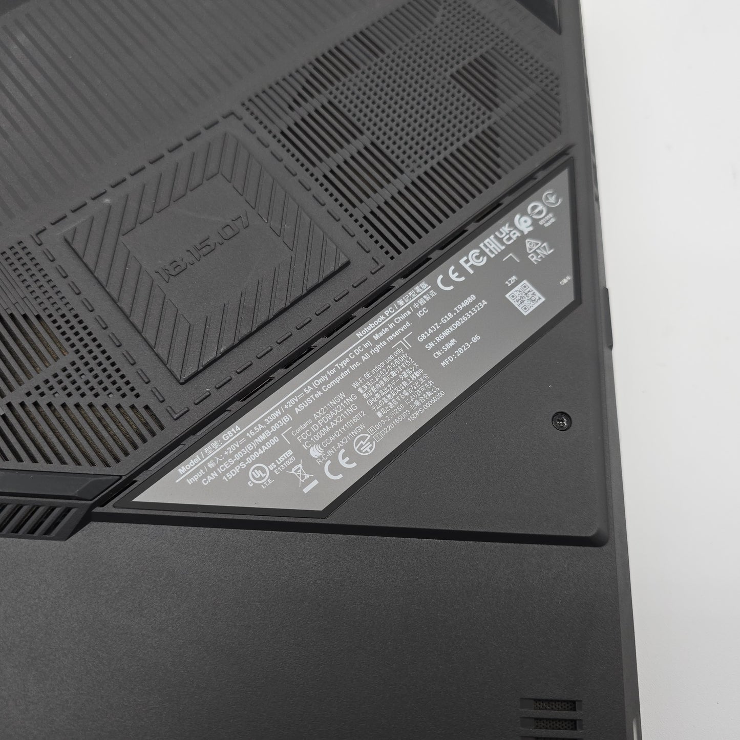 ASUS ROG STRIX G18, RTX 4080, Intel i9-13980HX, 18" QHD+ 240Hz, Gaming Laptop Like New