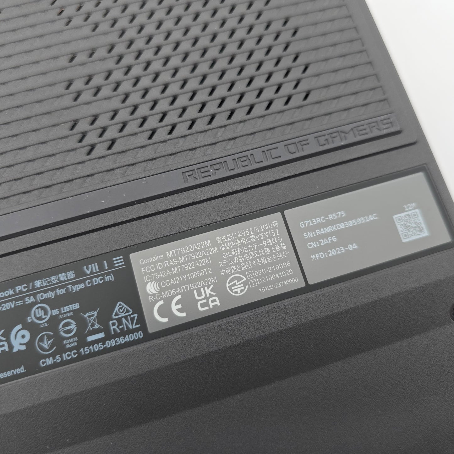 ASUS ROG STRIX SCAR G17, Ryzen 7 6800HS, RTX 3050, 16GB DDR5, 144Hz Gaming Laptop