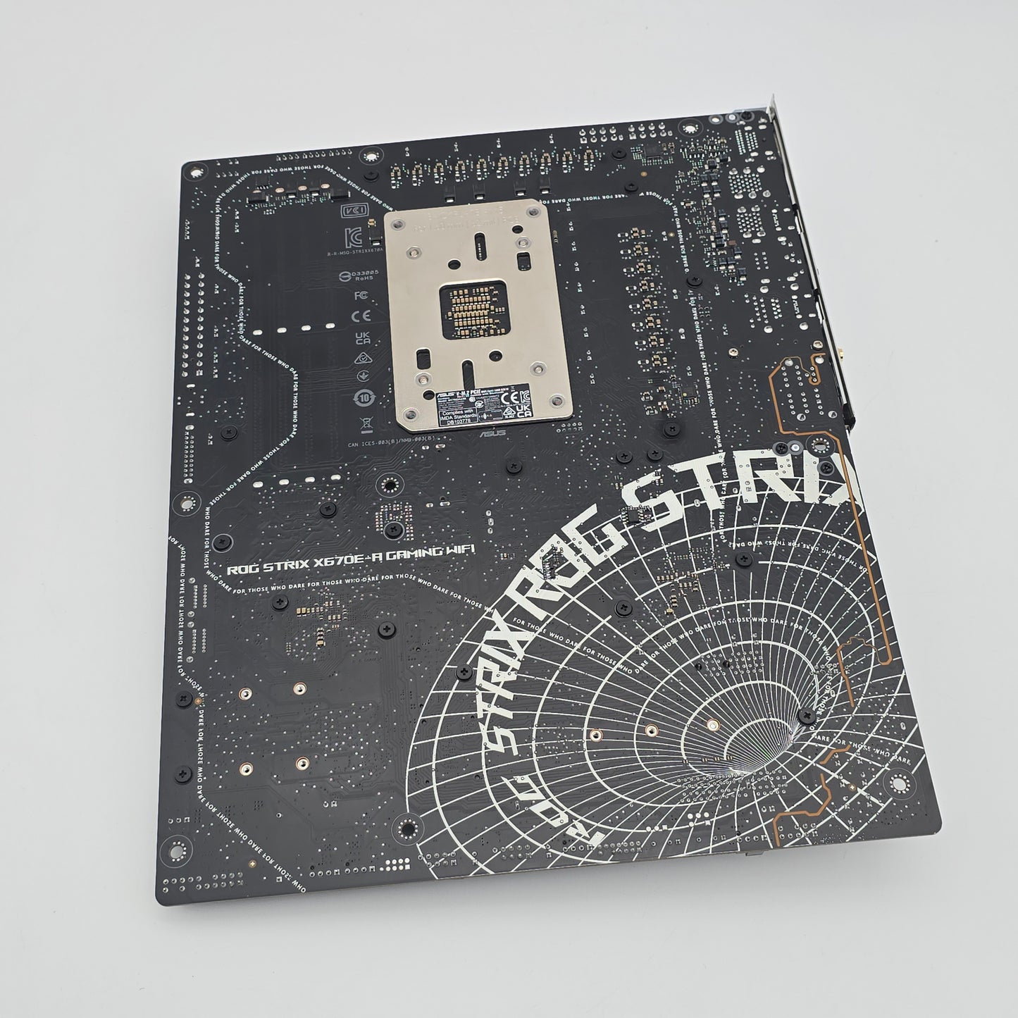 ASUS ROG STRIX X670E-A Gaming WiFi, AM5 ATX Desktop Gaming Motherboard