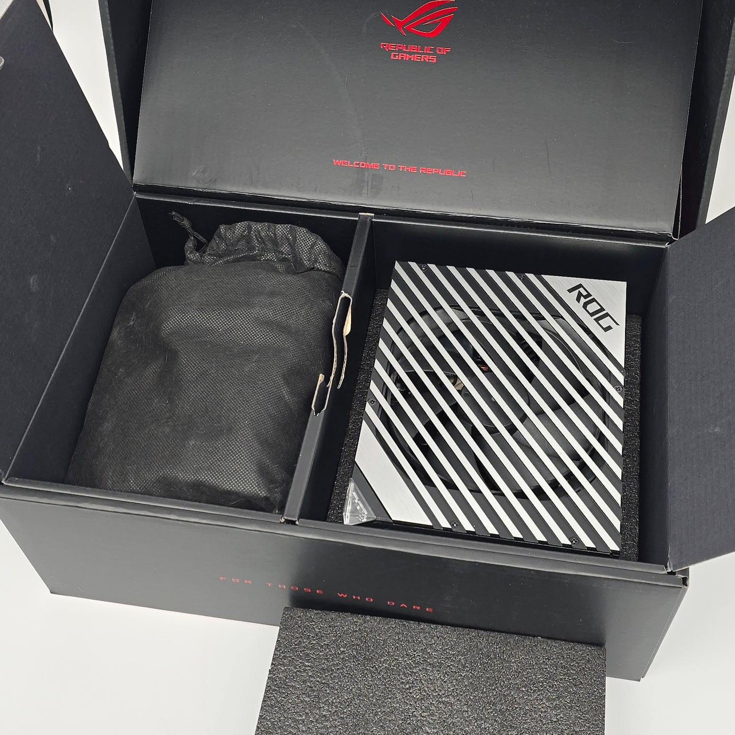 ASUS ROG THOR Platinum II 1200W Gaming Power Supply PSU w/ OLED Screen