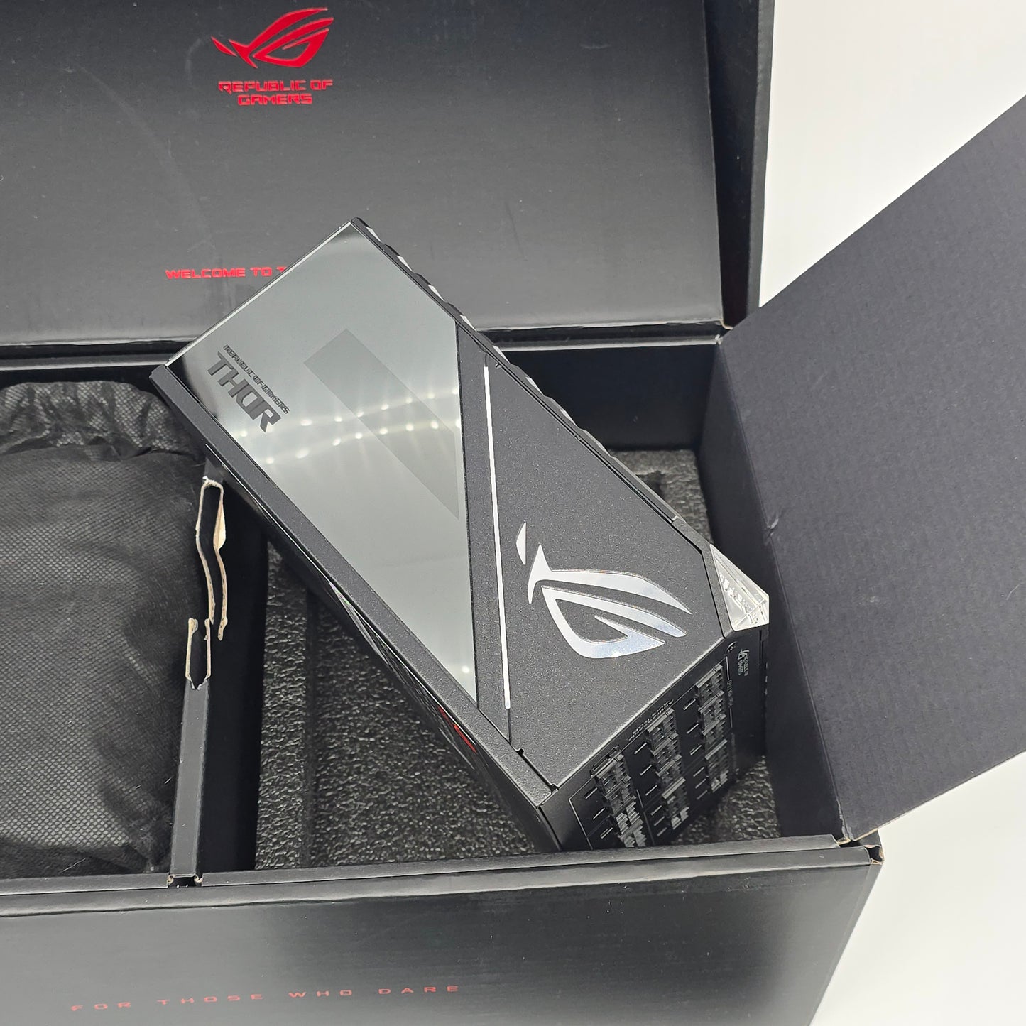 ASUS ROG THOR Platinum II 1200W Gaming Power Supply PSU w/ OLED Screen