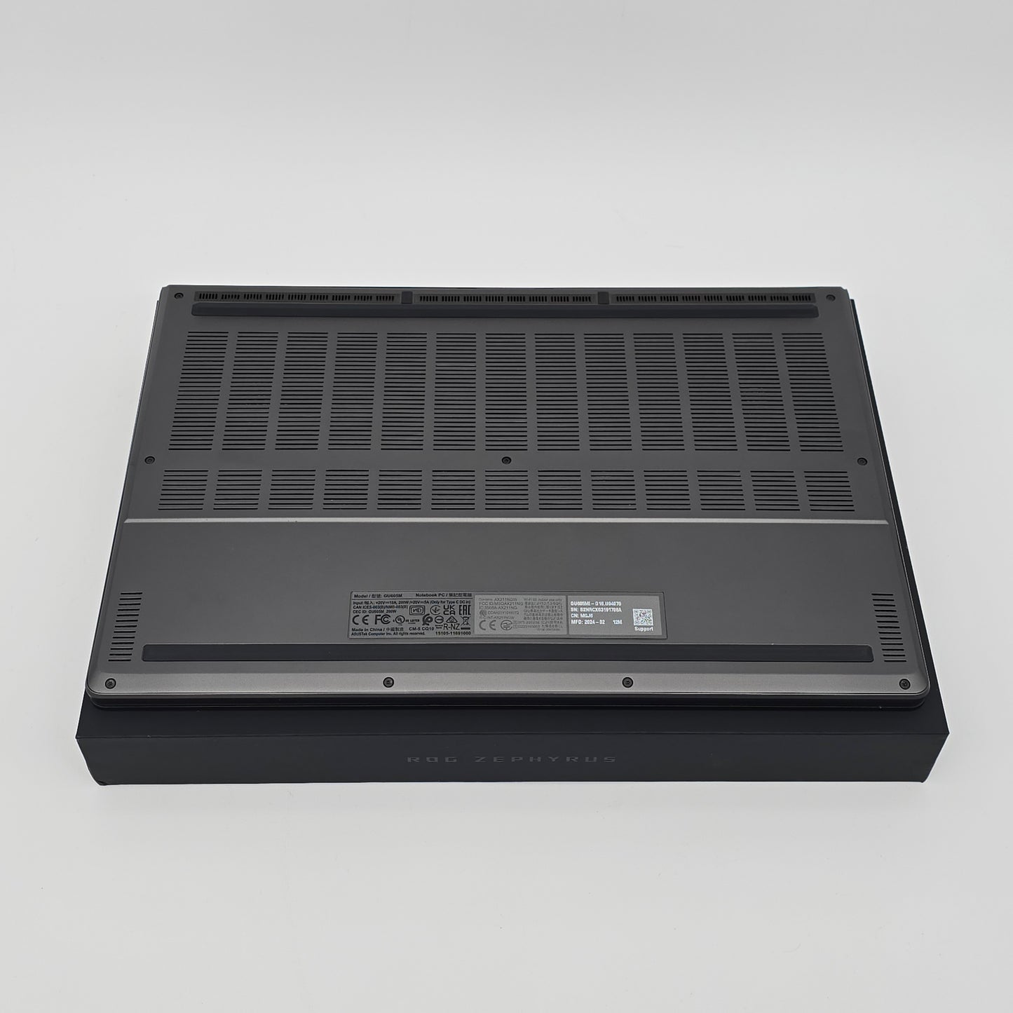 ASUS ROG Zephyrus G16 OLED, RTX 4070, Intel Ultra 9 185H, 240Hz QHD OLED Gaming Laptop