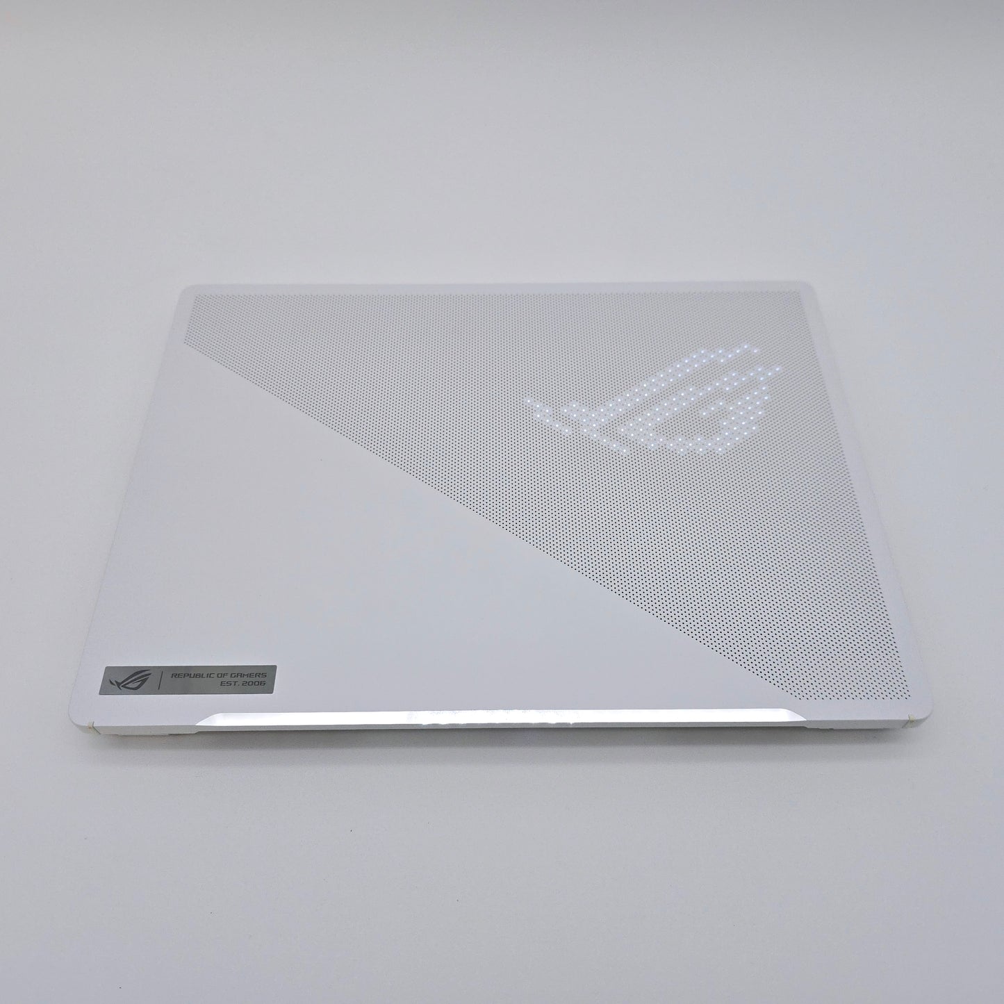 ASUS ROG Zephyrus G14, RTX 4080, Ryzen 9 7940HS, 32GB DDR5, 2TB NVMe, 165Hz QHD+ Gaming Laptop