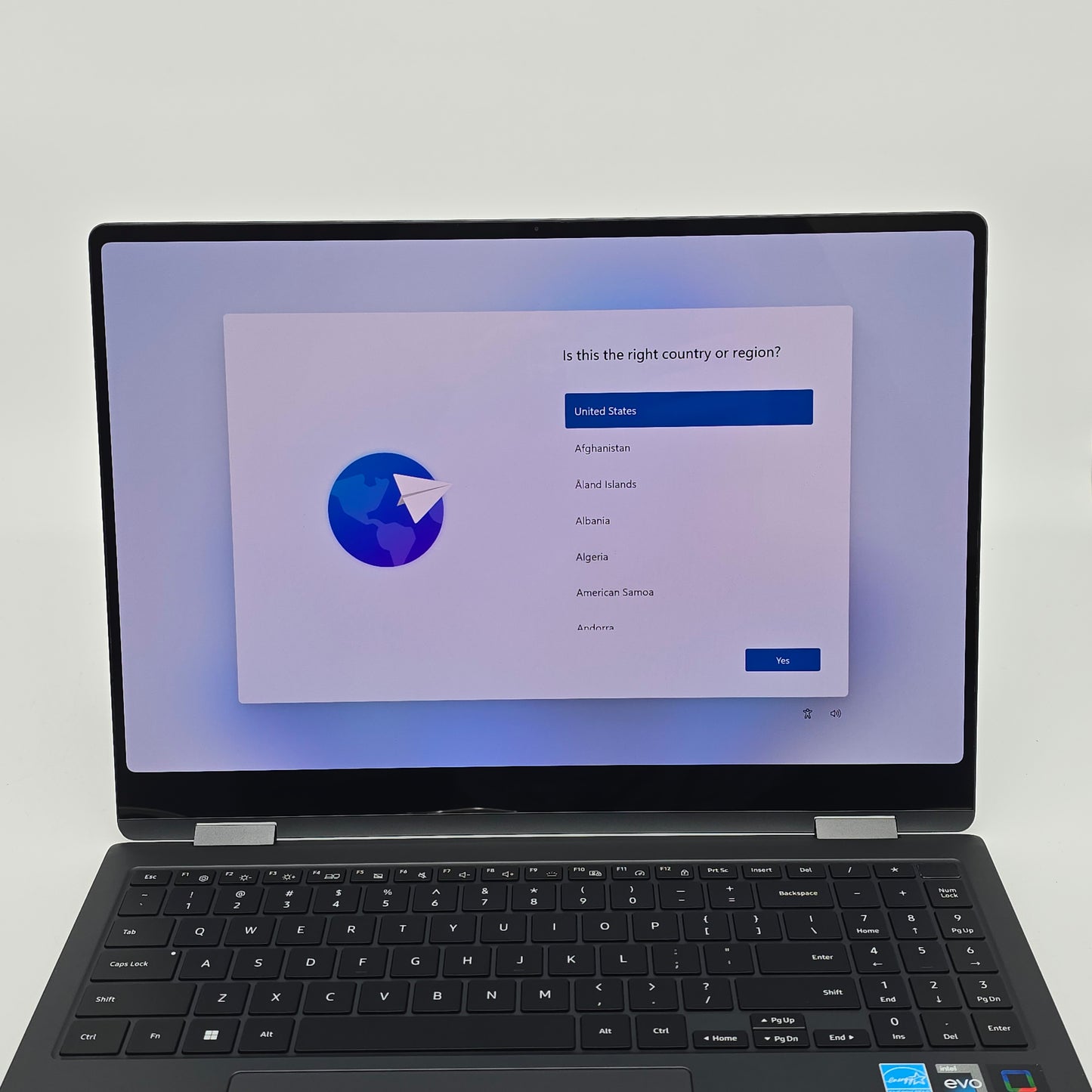 Samsung Galaxy Book3 Pro, 14" 3K 120Hz AMOLED, Intel i7-1360P, 16GB DDR5, 1TB