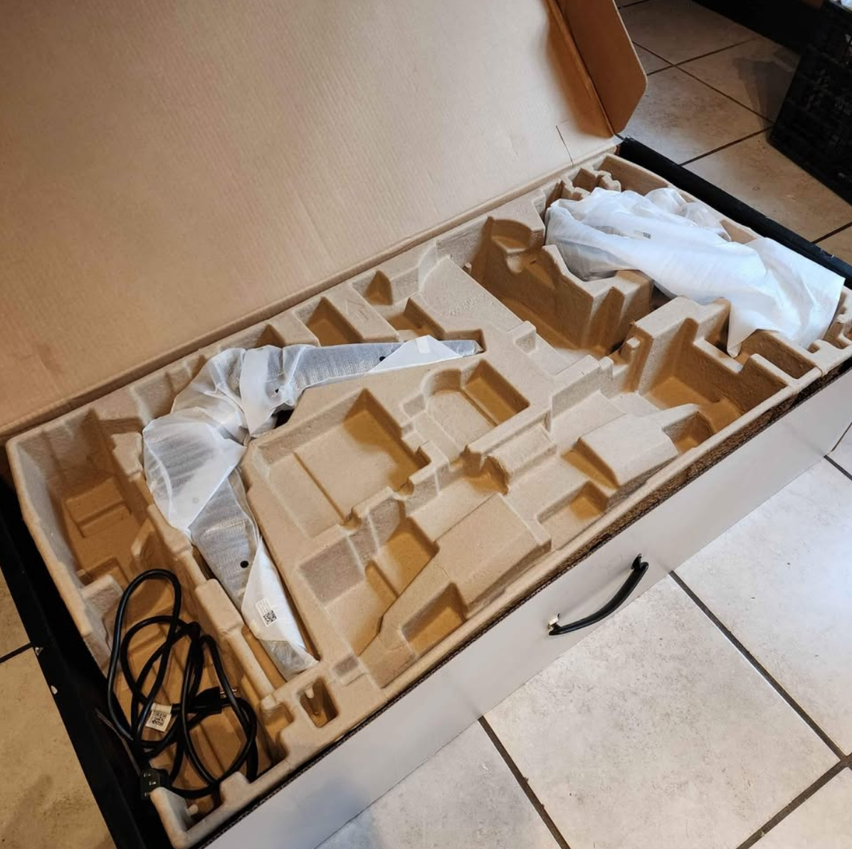 Alienware QD-OLED AW3423DW, 34" Curved Ultrawide Gaming Monitor, 175Hz, NVIDIA GSYNC