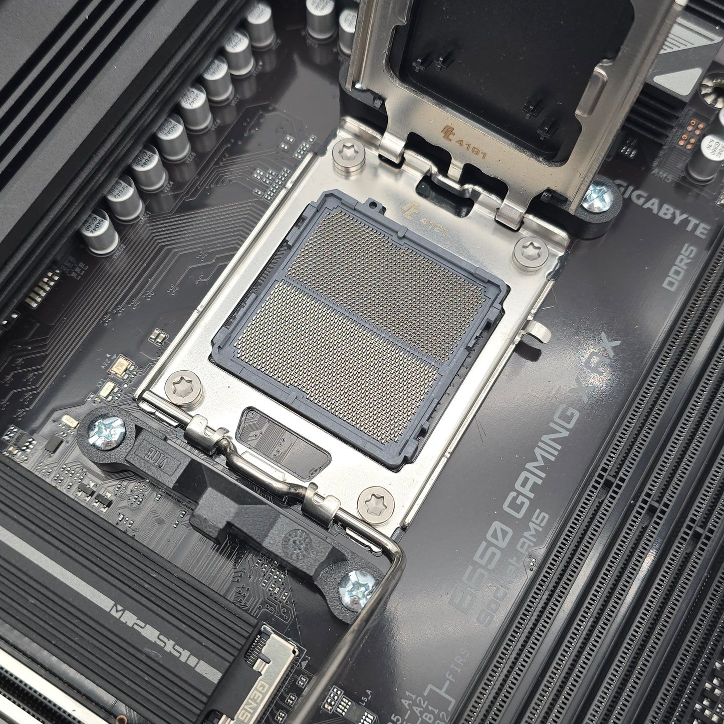 Gigabyte B650 Gaming X AX Gaming Motherboard, WiFi, Socket AM5 AMD