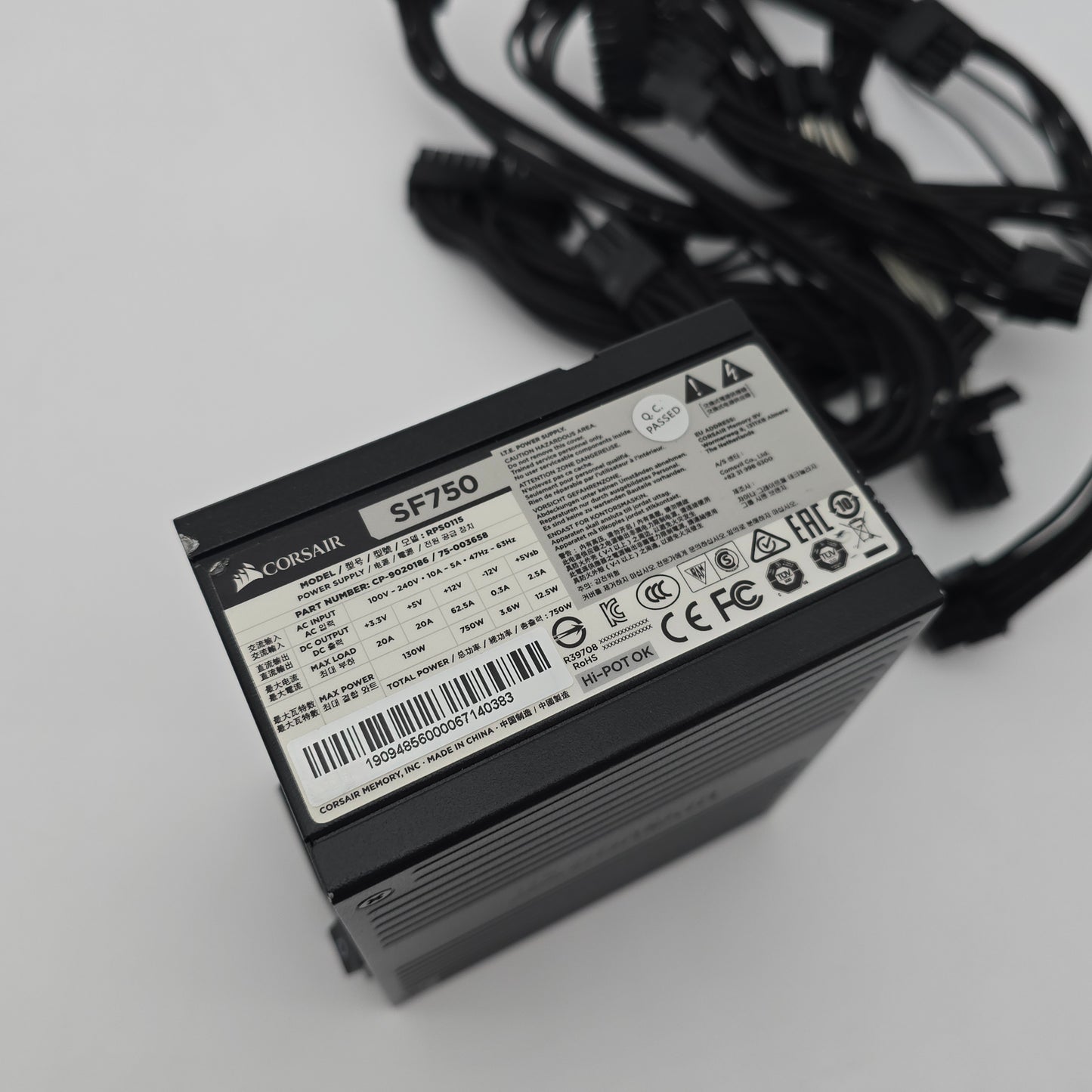 Corsair SF750 SFX Power Supply, 80+ Platinum Fully Modular Gaming PSU