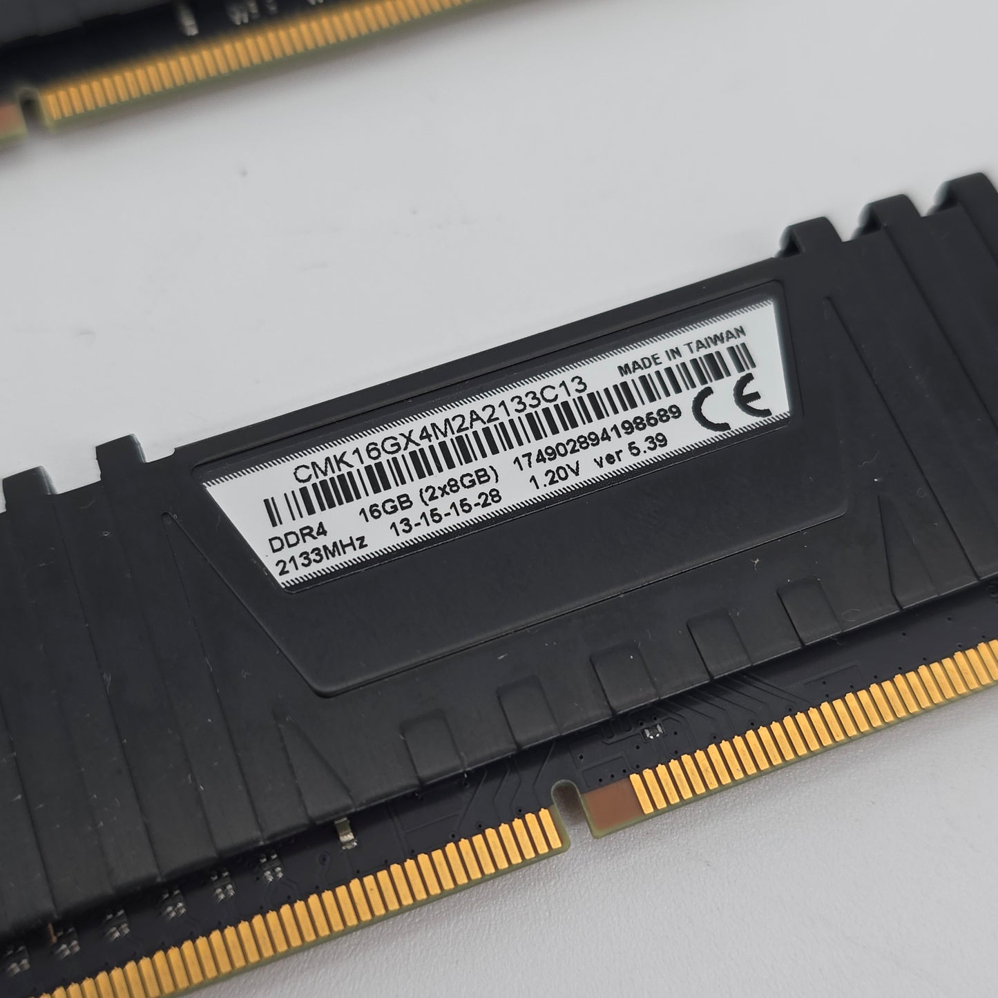 16GB DDR4 RAM, Corsair Vengeance LPX 2133MHz, CL13-15-15-28, 2x8GB Sticks