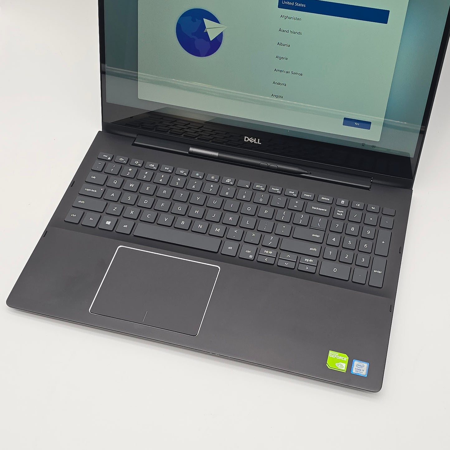 Dell Inspiron 7590 2-in-1 Laptop, NVIDIA MX250, Intel i7-8565U, 16GB RAM, 4K Multi Touch UHD