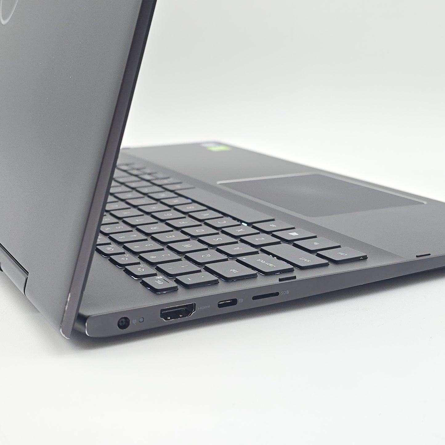 Dell Inspiron 7590 2-in-1 Laptop, NVIDIA MX250, Intel i7-8565U, 16GB RAM, 4K Multi Touch UHD