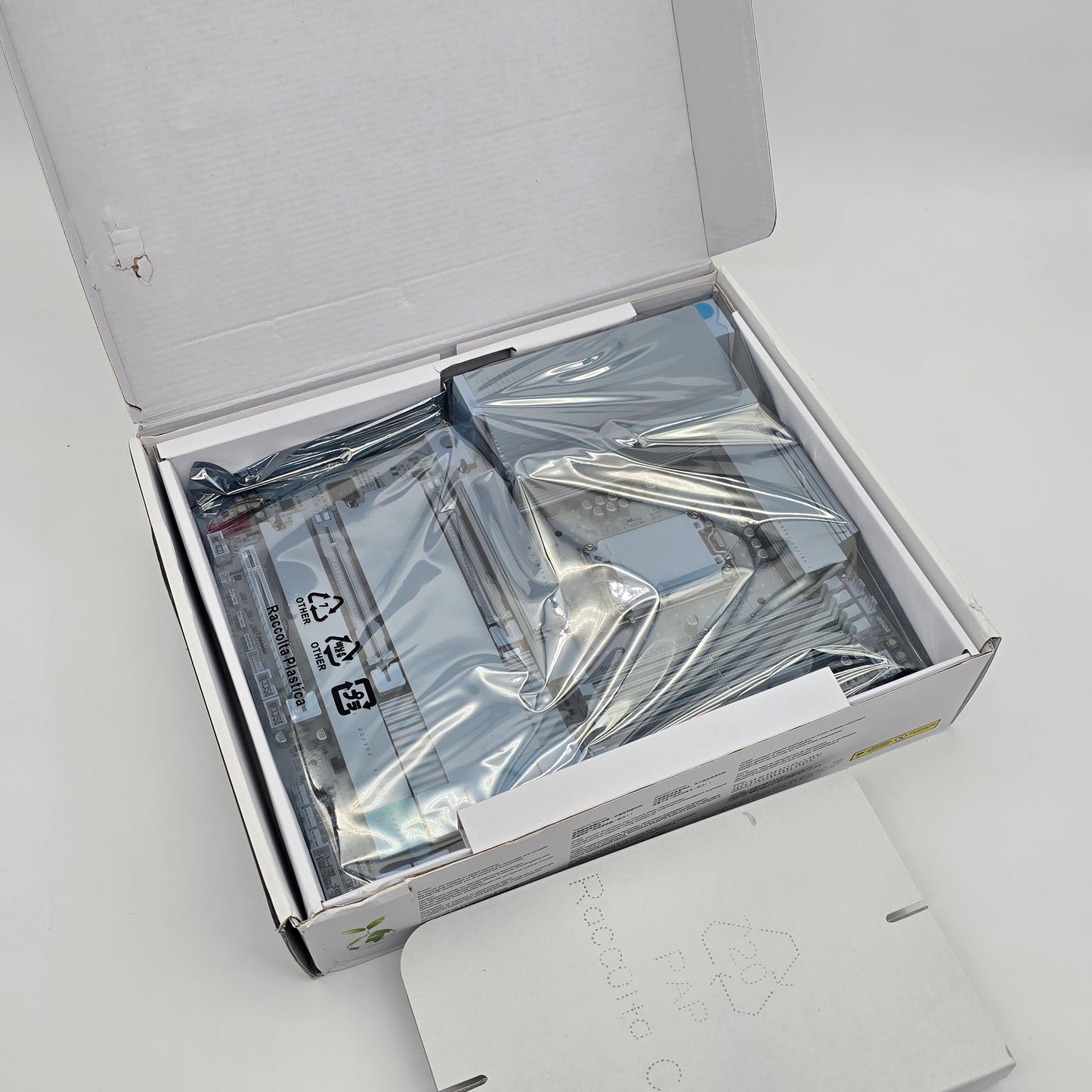 Gigabyte Z890 Aero G Intel Socket LGA 1851 Gaming Motherboard DDR5