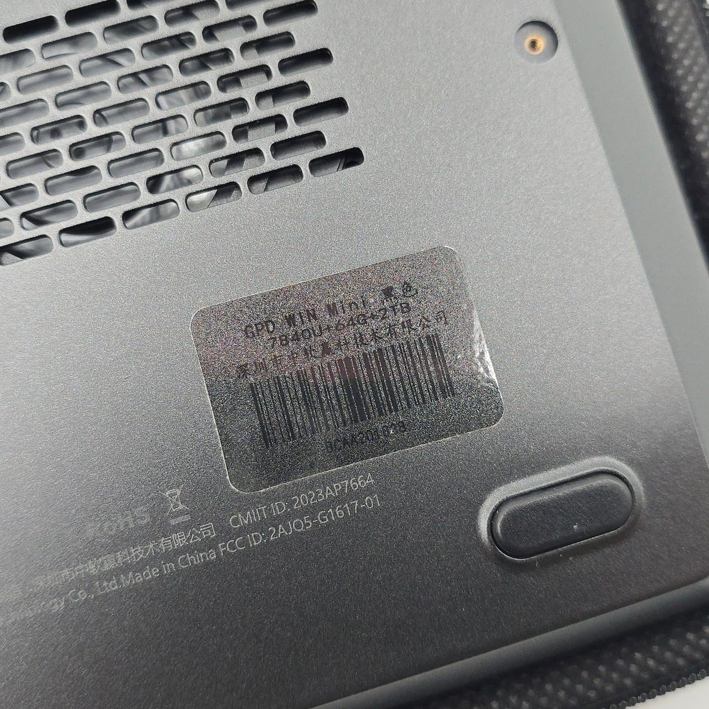 GPD Win Mini, AMD Ryzen 7 7840U, 64GB RAM, 2TB NVMe Handheld Gaming PC