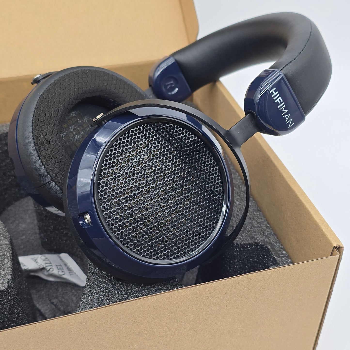 Hifiman HE6se V2 Premium Audiophile Headphones, Planar Magnetic Open Back, Blue