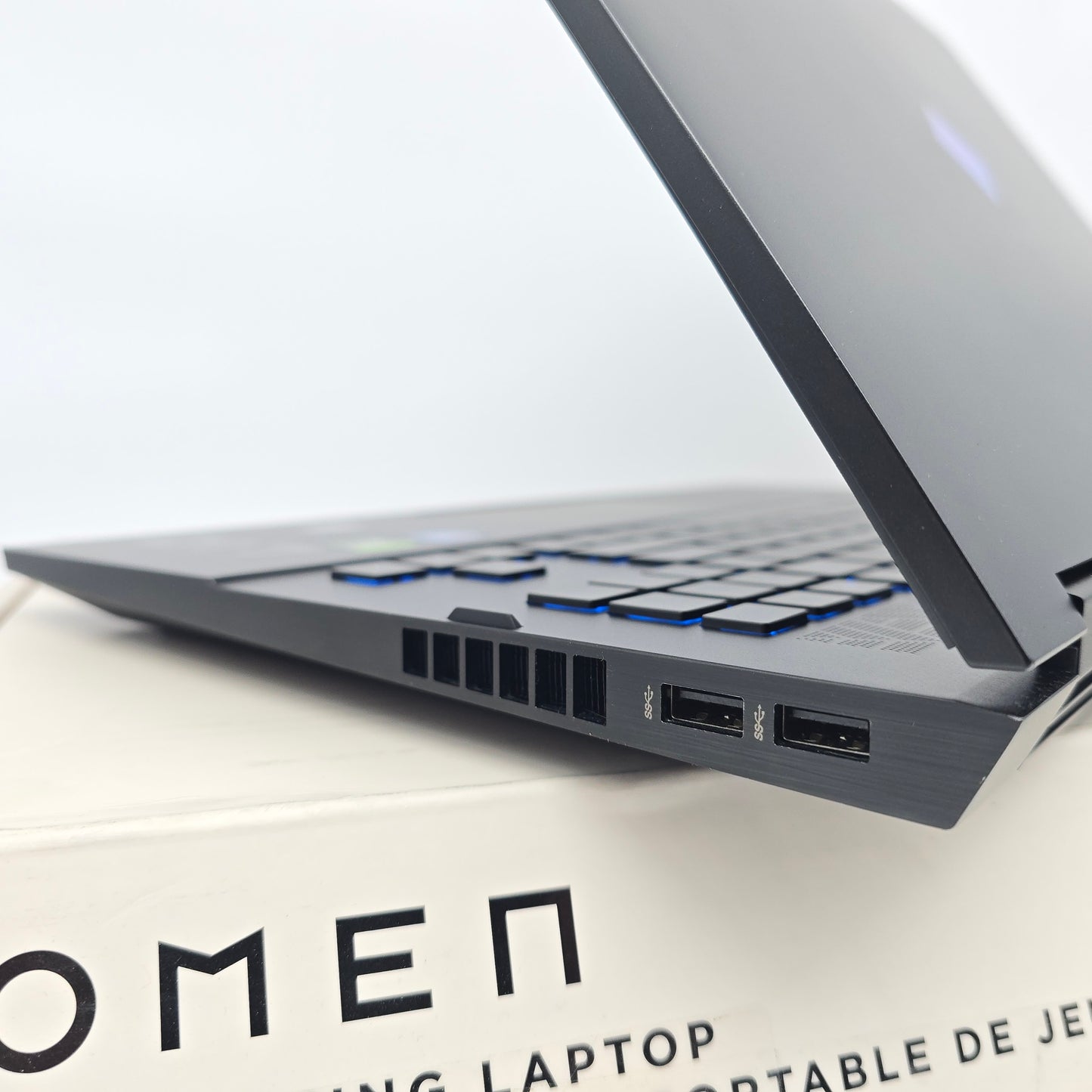 HP Omen 17 Gaming Laptop, RTX 4080, Intel i7-13700HX, 32GB DDR5, 17" 240Hz QHD